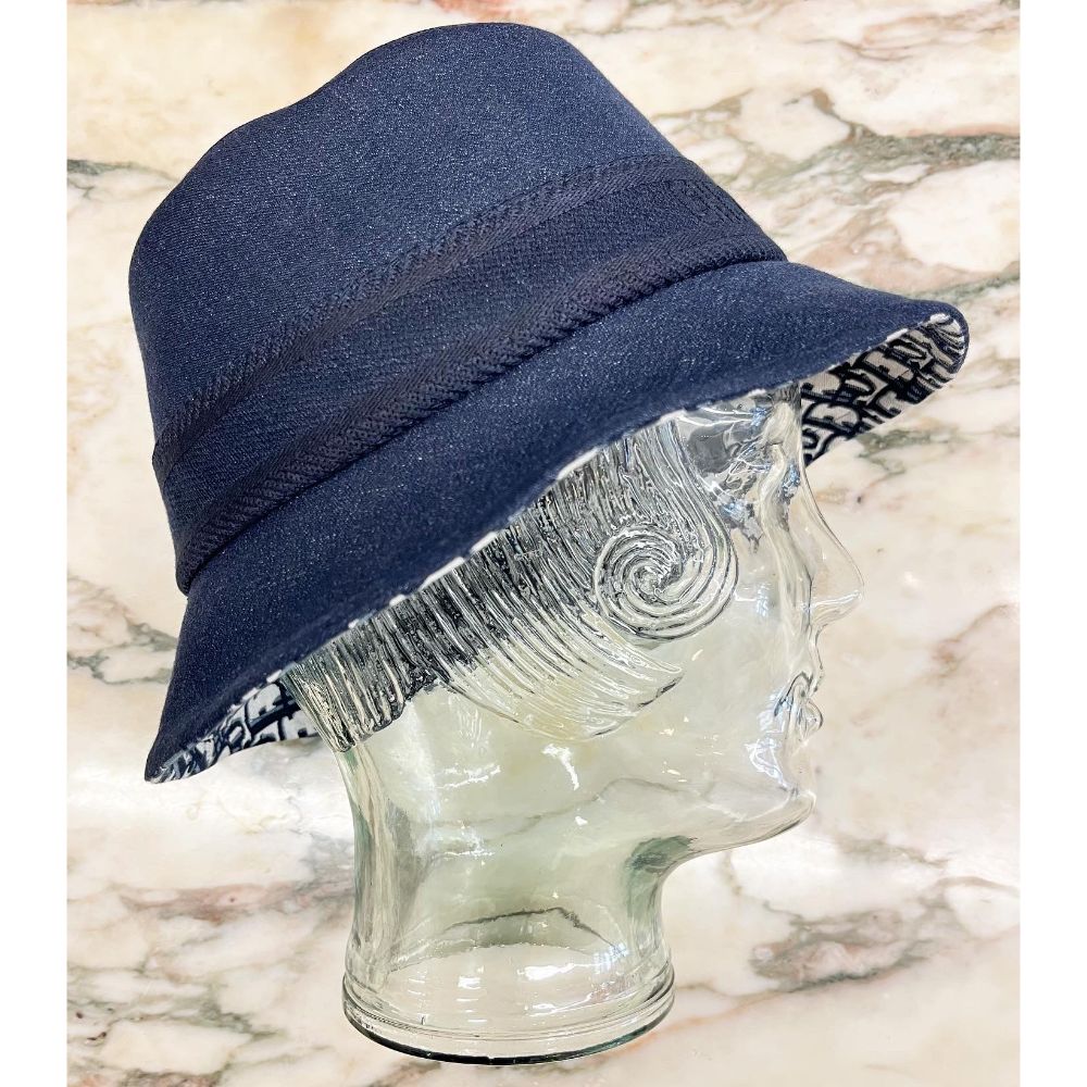 Christian Dior navy bucket hat