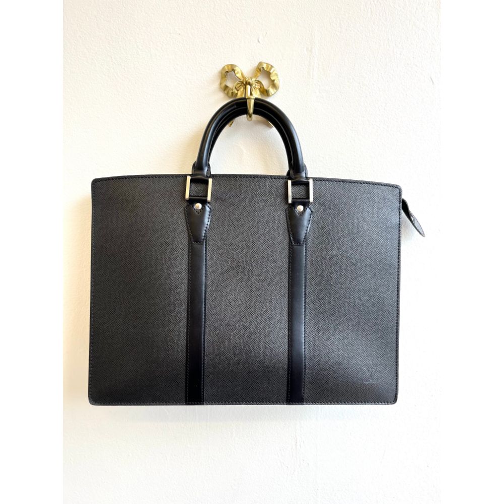 Louis Vuitton taiga lozan briefcase