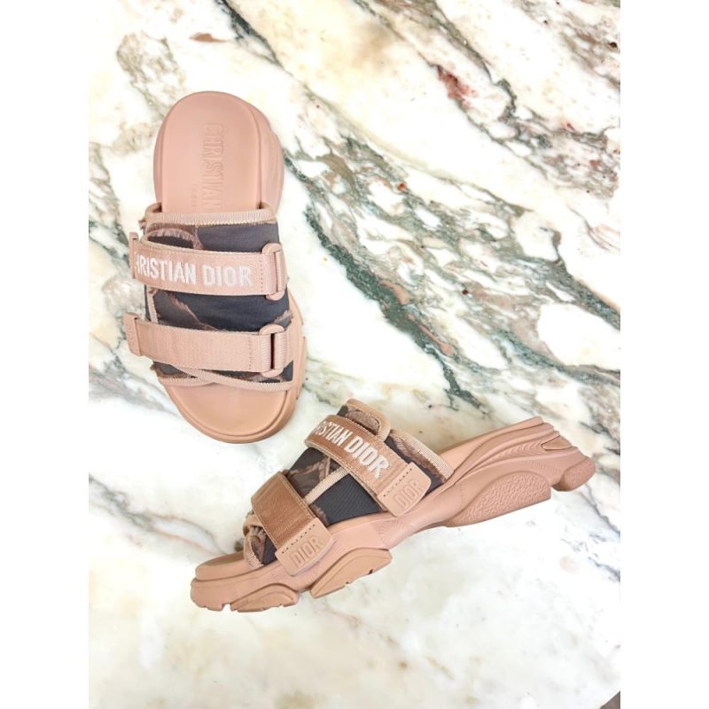 Dior D-Wander beige rubber slides