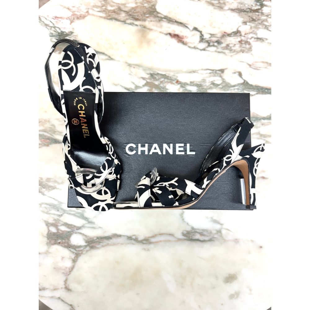 Chanel 2002 black and white sandals