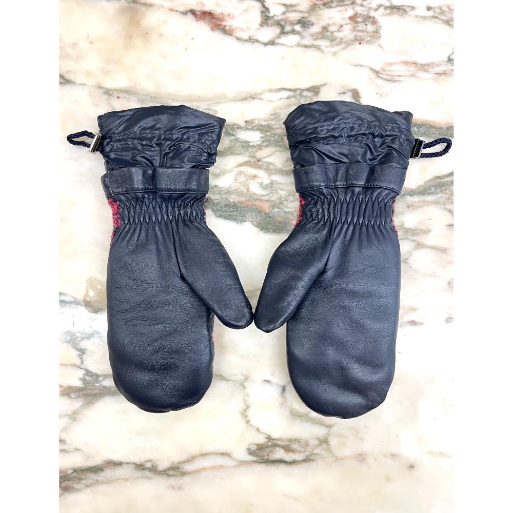 Chanel 2018 tweed mittens