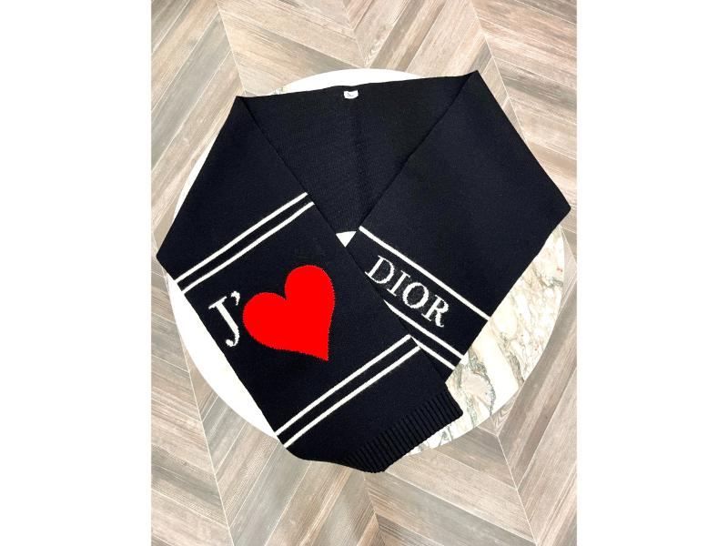Dior J-Adore knit scarf
