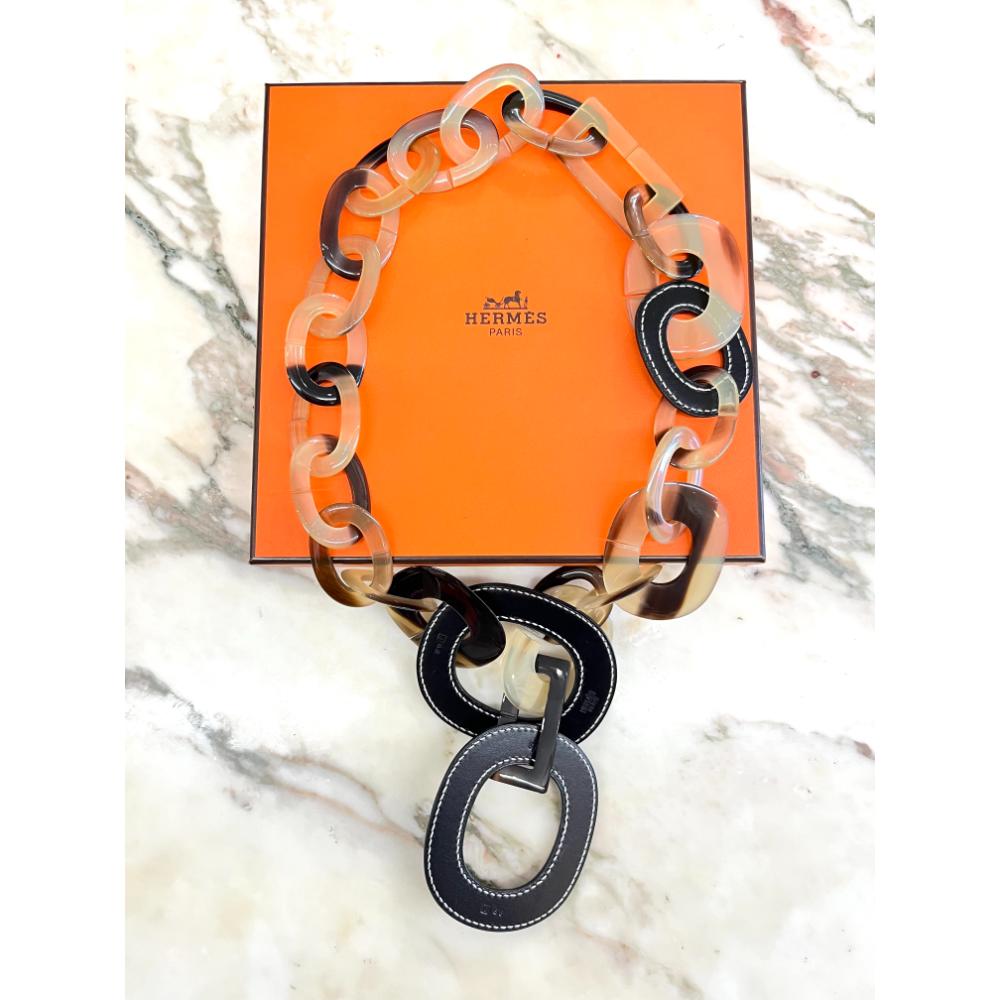 Hermès Isidore horn and leather necklace