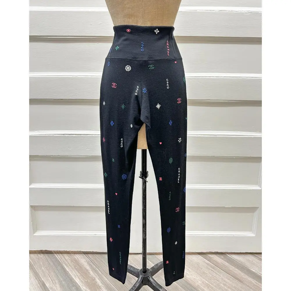 Chanel 2022 Coco Neige CC logo silk & cashmere leggings