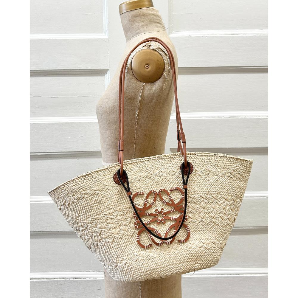 Loewe Medium Anagram Basket bag in iraca palm & calfskin