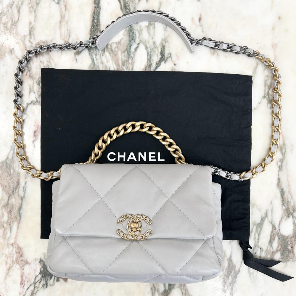 Chanel 19 Flap bag in grey lambskin