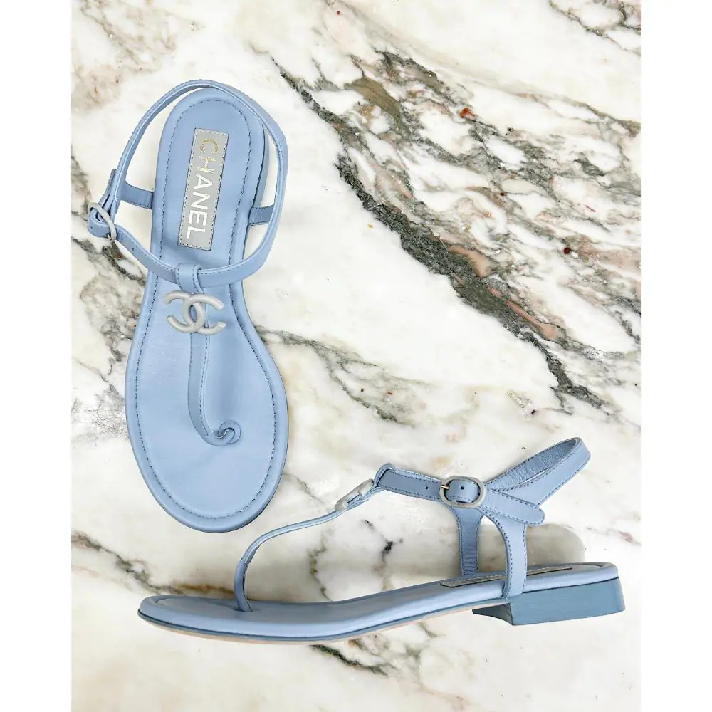 Chanel 2023 blue leather thong sandals ~ sz 37.5