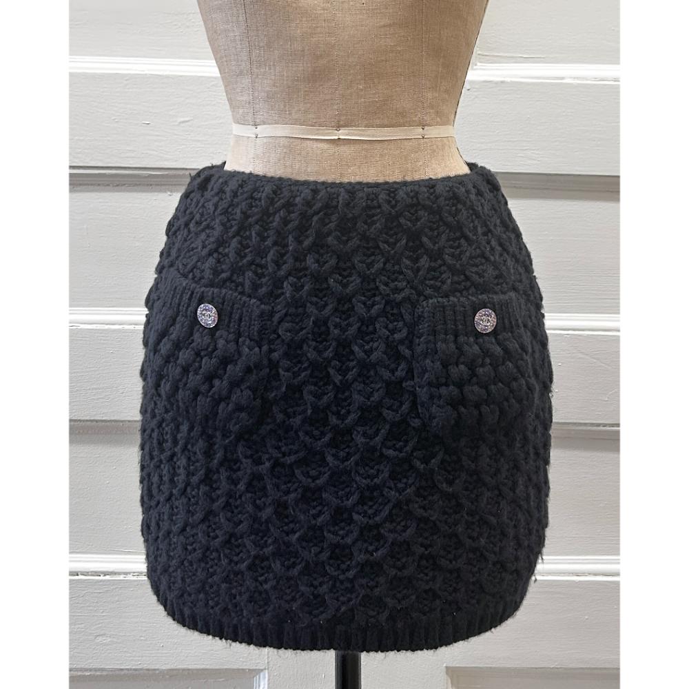 Chanel 2022 black knit wool skirt