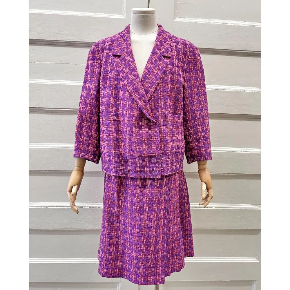 Chanel 2001 purple tweed skirt suit ~ Size 14/16