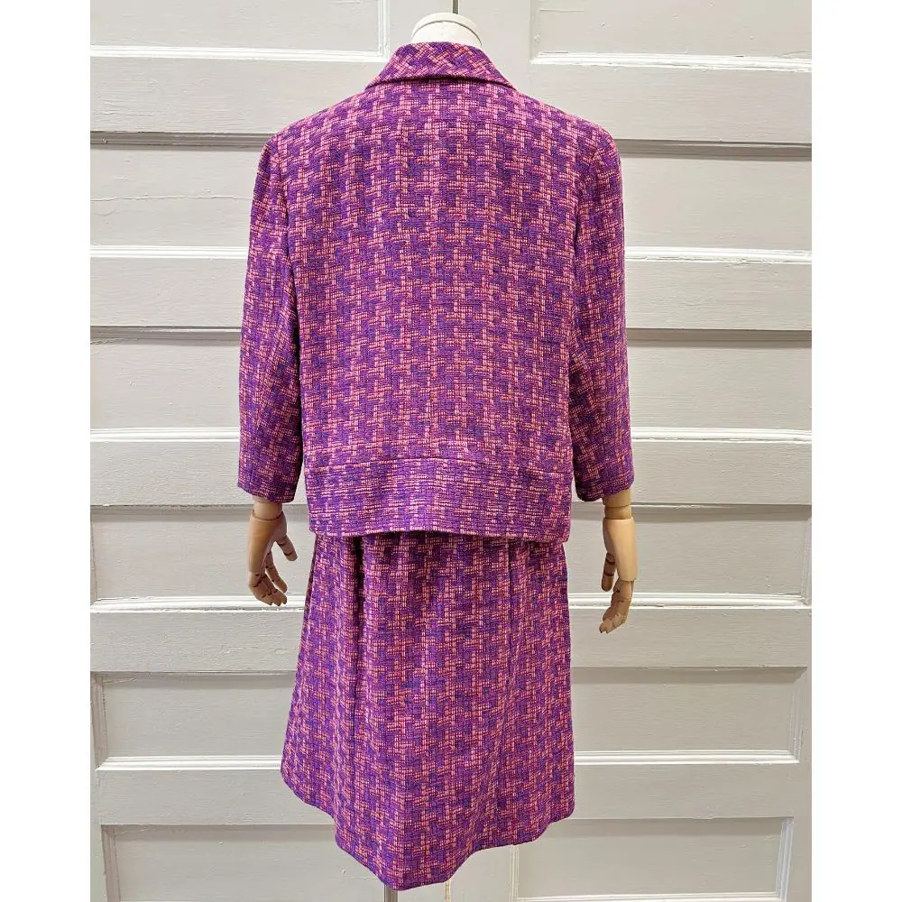 Chanel 2001 purple tweed skirt suit ~ Size 14/16