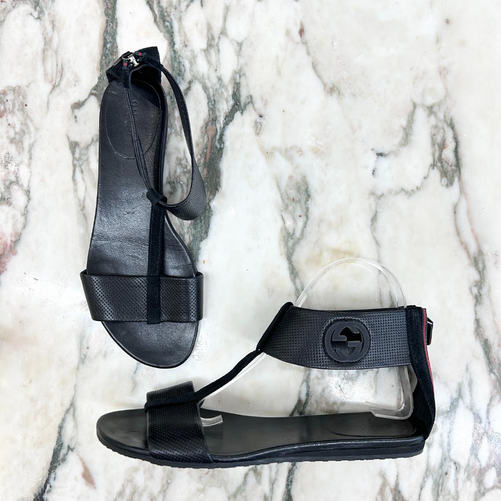 Gucci black leather sandals with ankle strap ~ Size 39