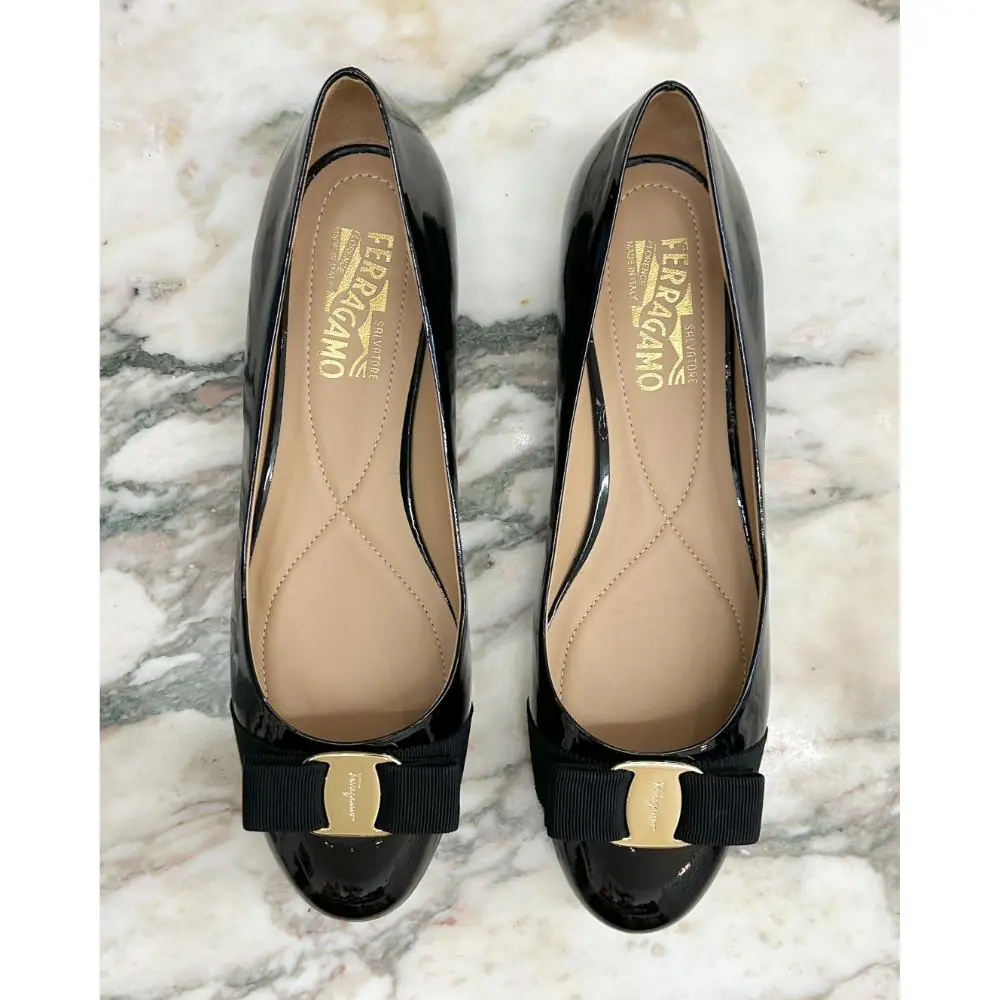 Ferragamo Varina black patent leather flats ~ Size 10