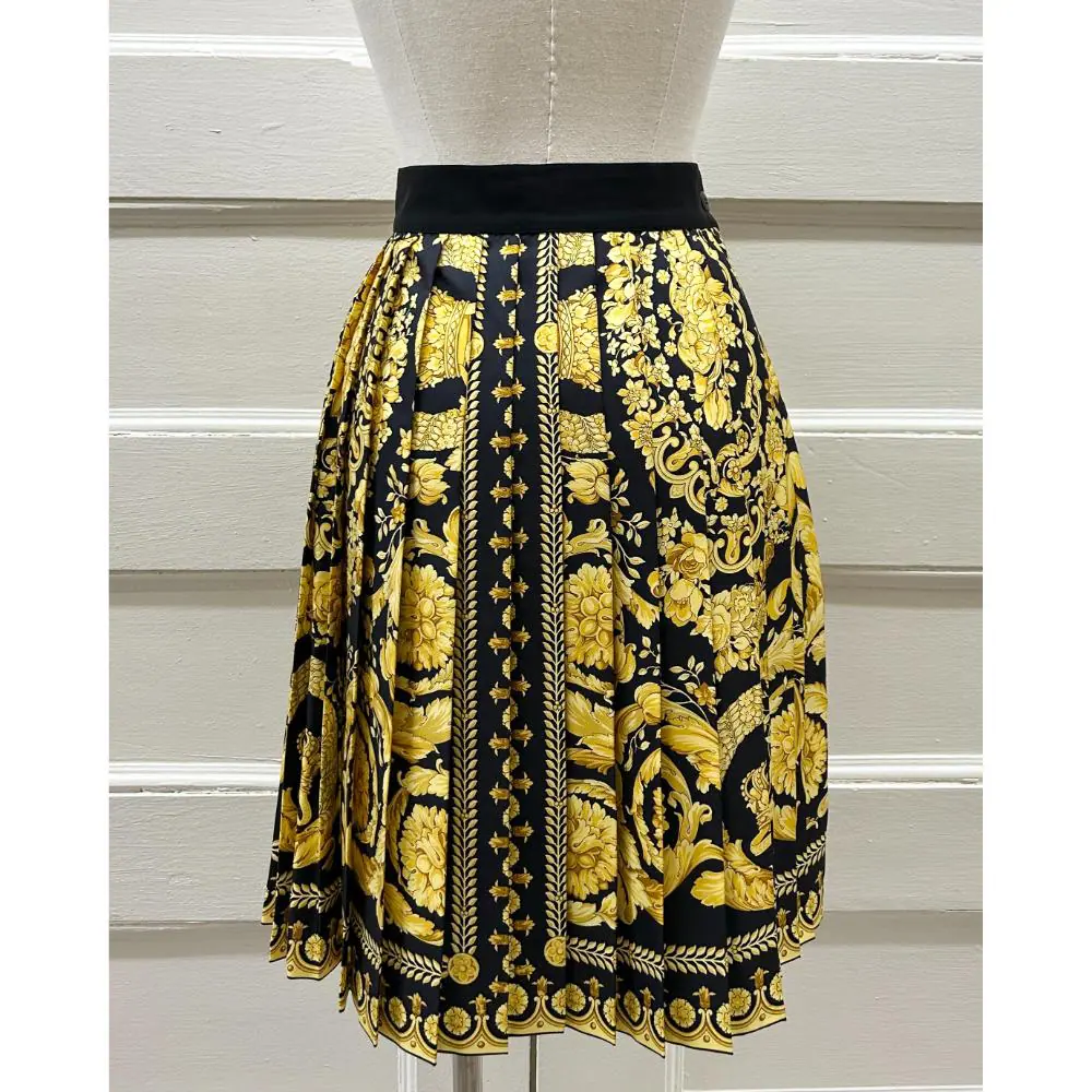 Versace 1992 Baroque print pleated silk skirt ~ Size 8