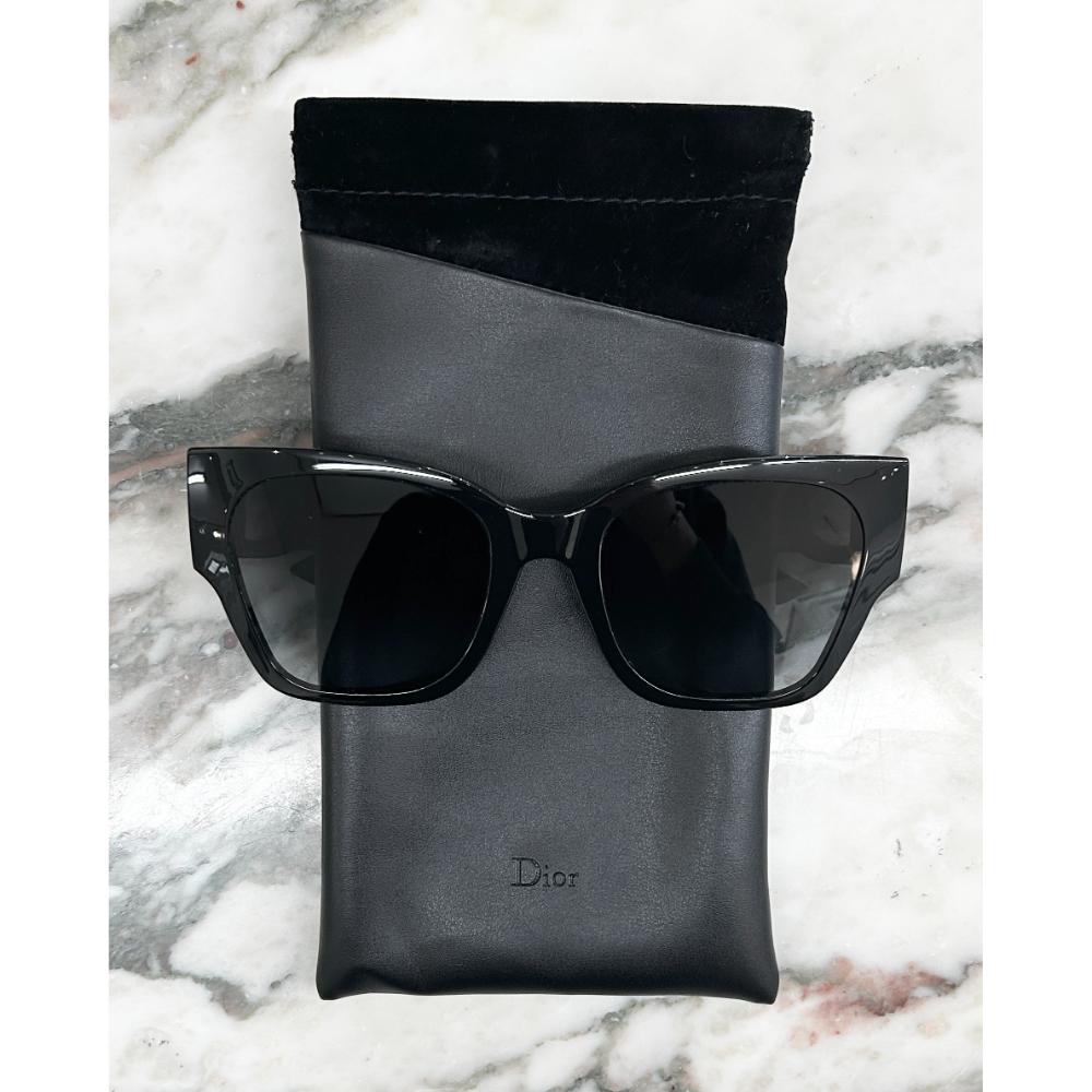 Dior 30Montaigne BU sunglasses in black