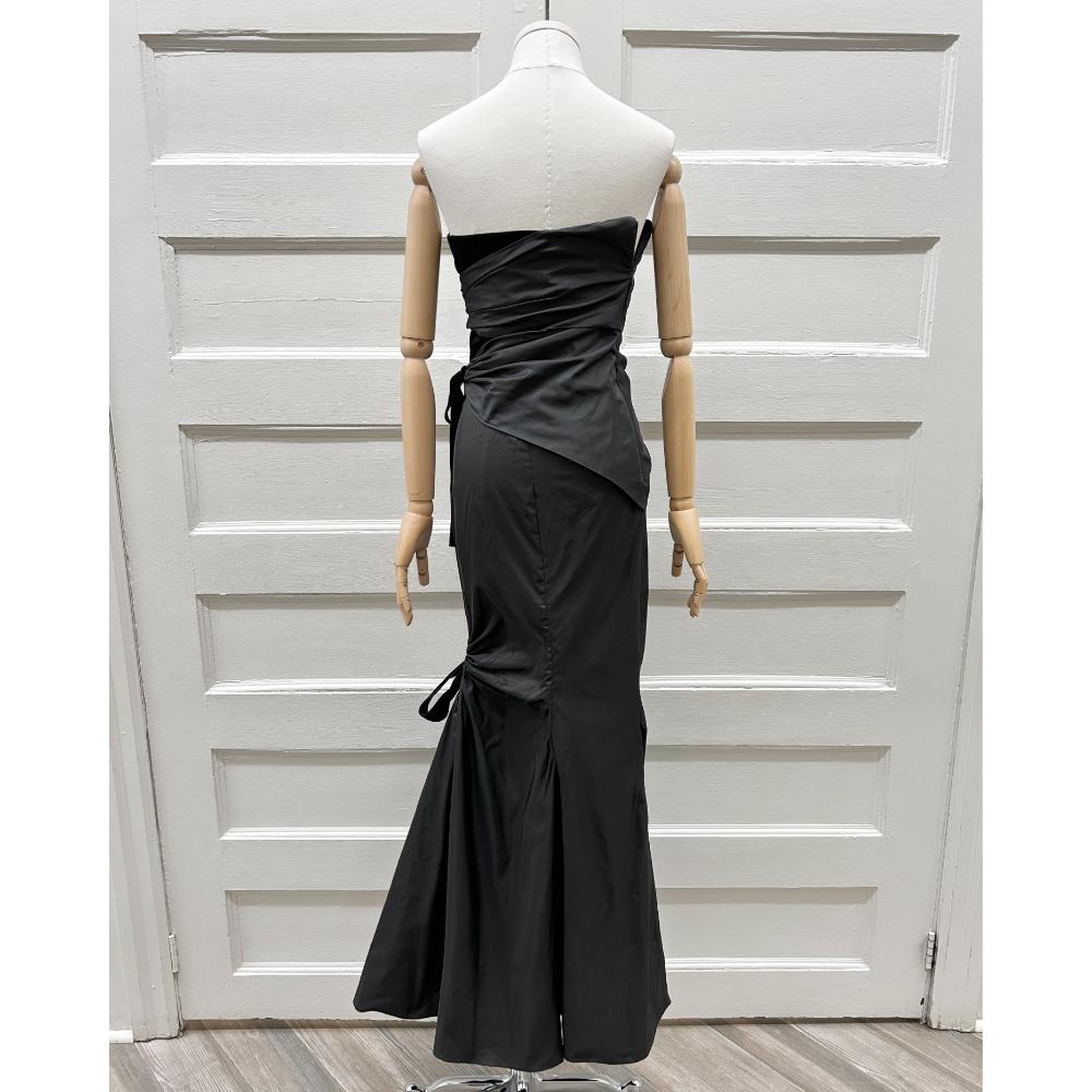Valentino 2007 black strapless gown with crystal buckles ~ Size 00