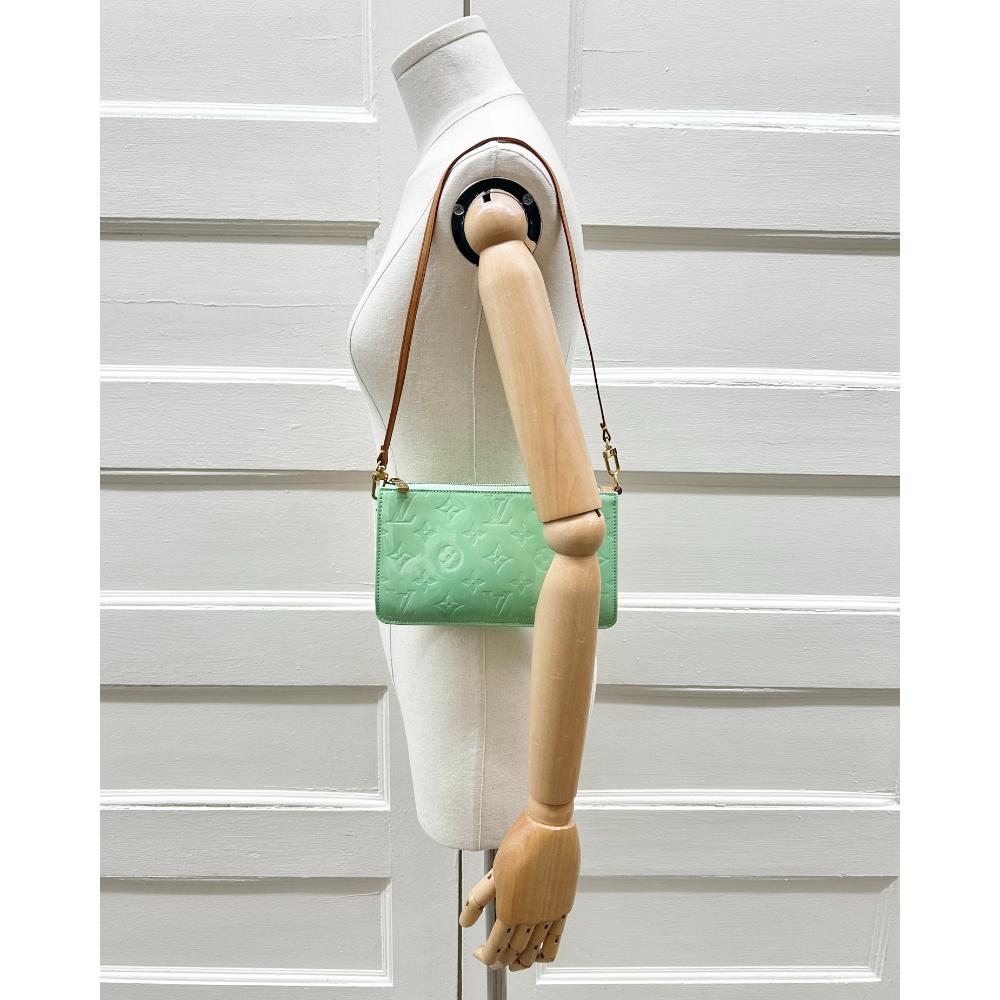 Louis Vuitton 2004 mint Monogram Vernis Lexington Pochette