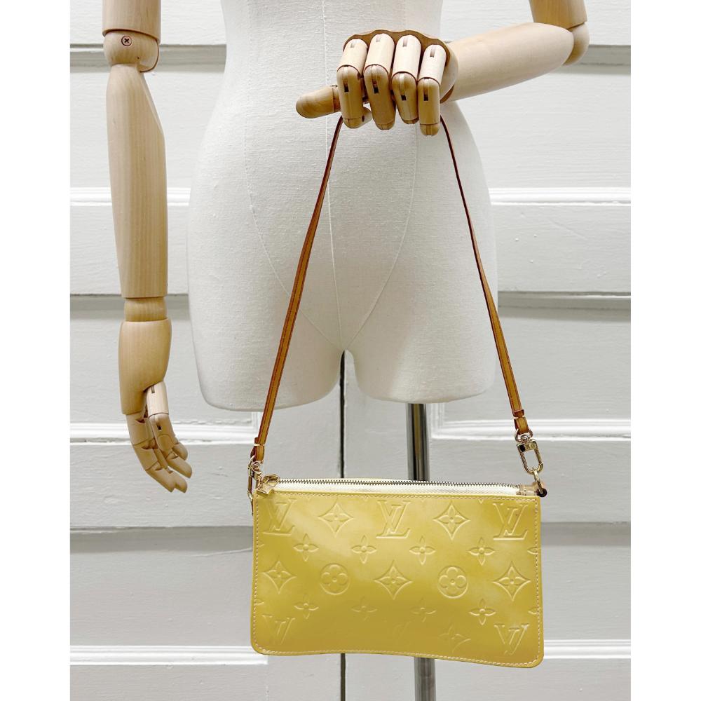 Louis Vuitton 1999 yellow Monogram Vernis Lexington Pochette