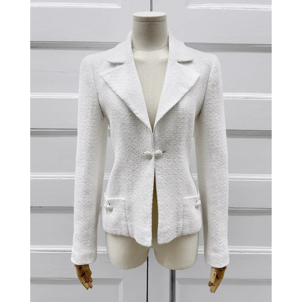 Chanel 2009 white tweed jacket with silver thread ~ Size 6