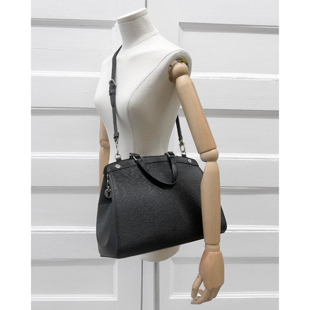 Louis Vuitton 2014 black Epi leather Brea MM bag