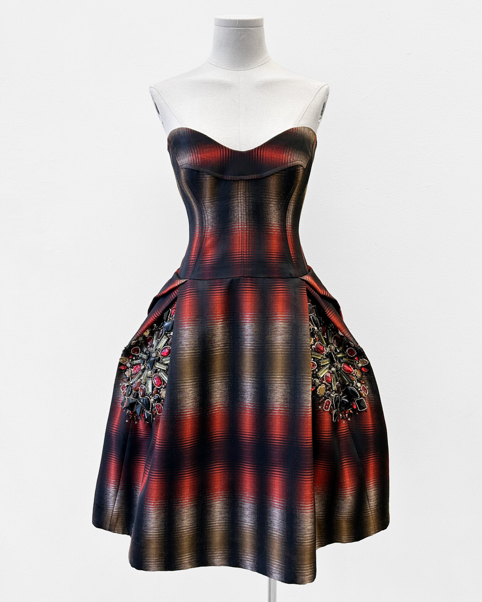 Carolina Herrera striped dress with beaded pockets ~ Size 8