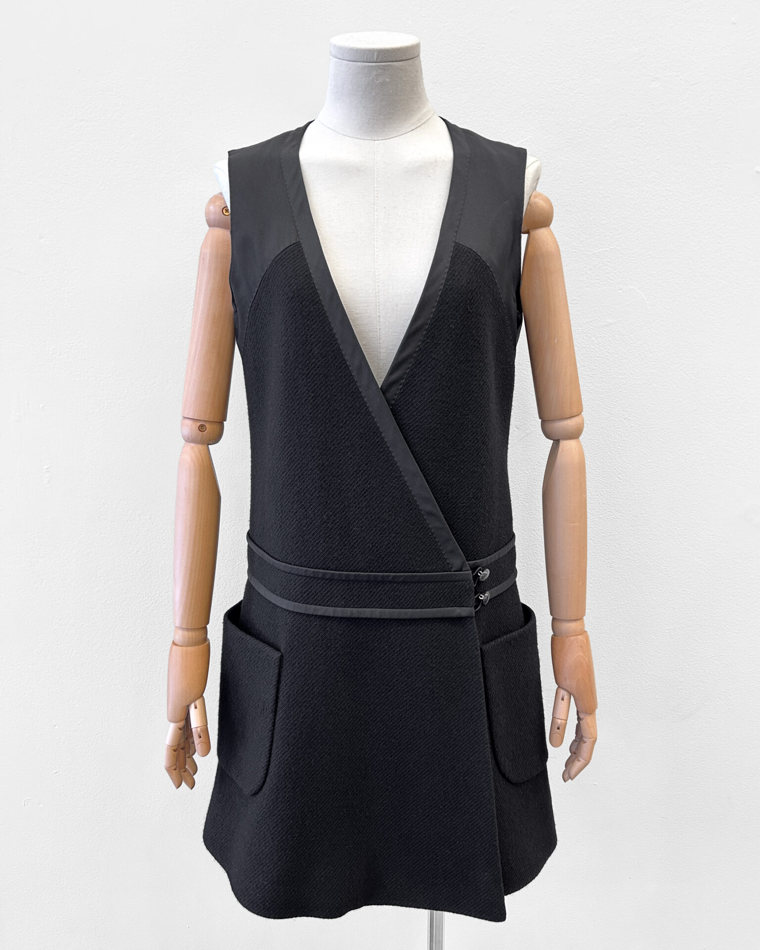 Louis Vuitton wool & silk drop waist dress ~ Size 4