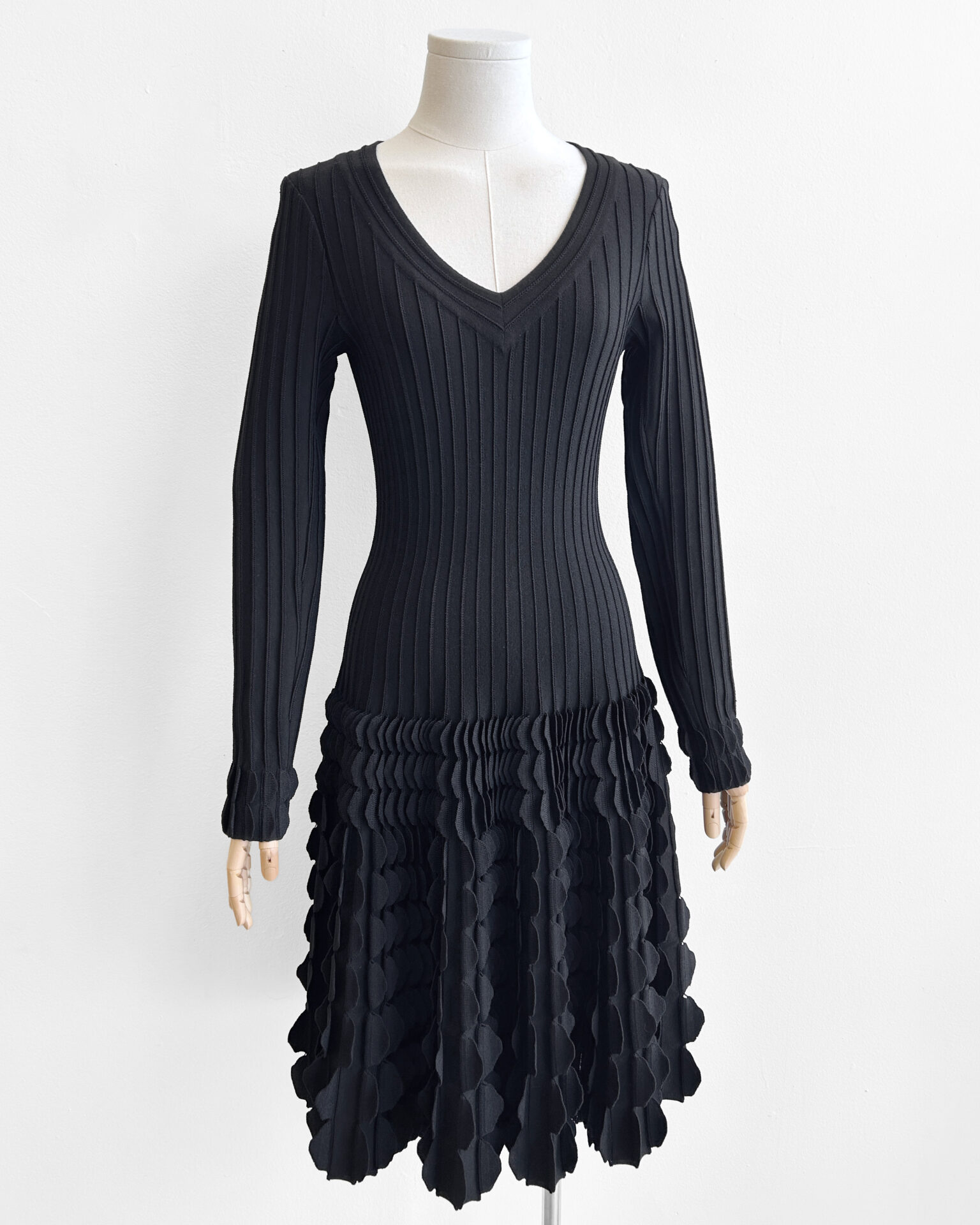 Alaïa black knit petal skirt dress ~ Size 4/6