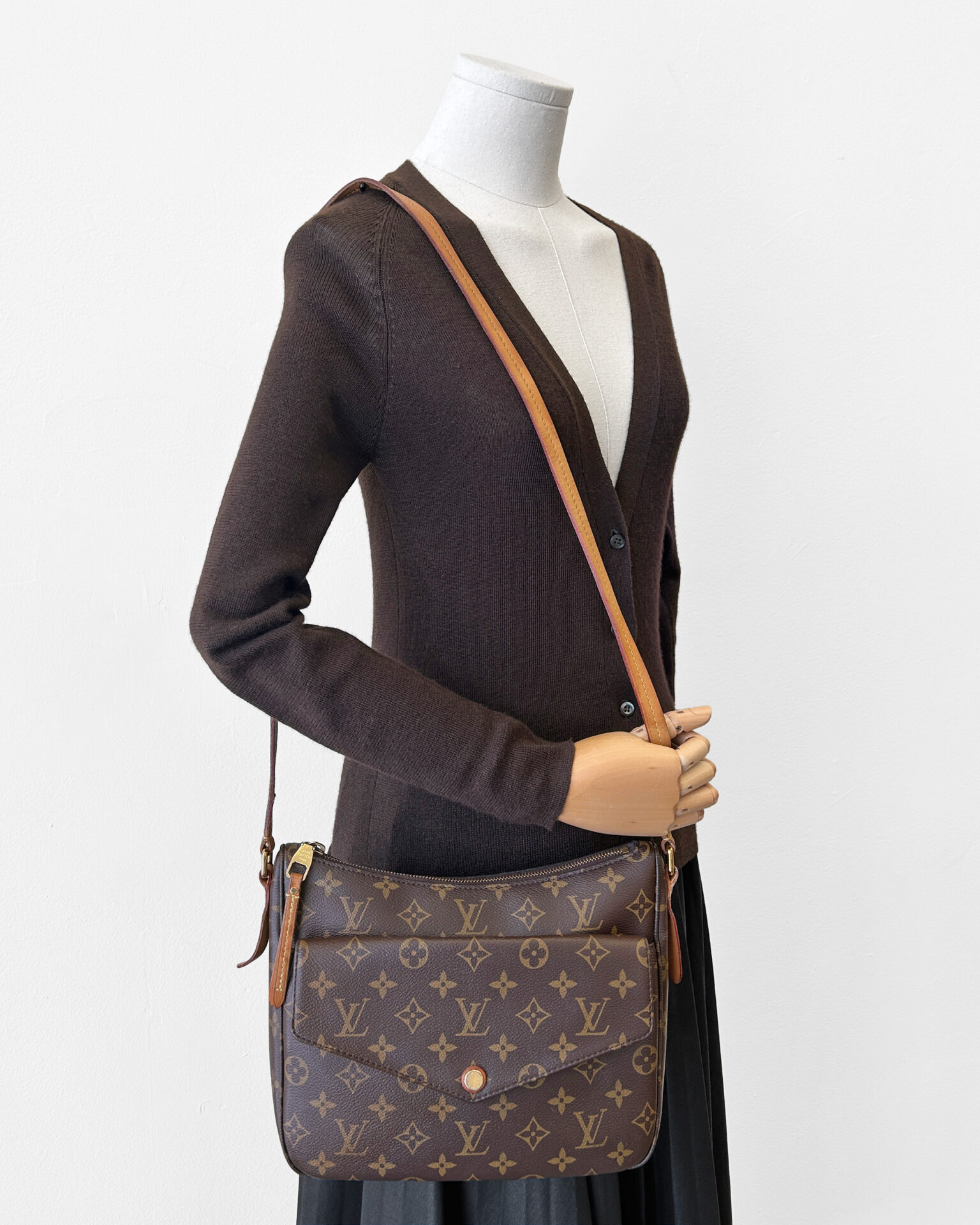 Louis Vuitton 2017 monogram Mabillon canvas crossbody bag
