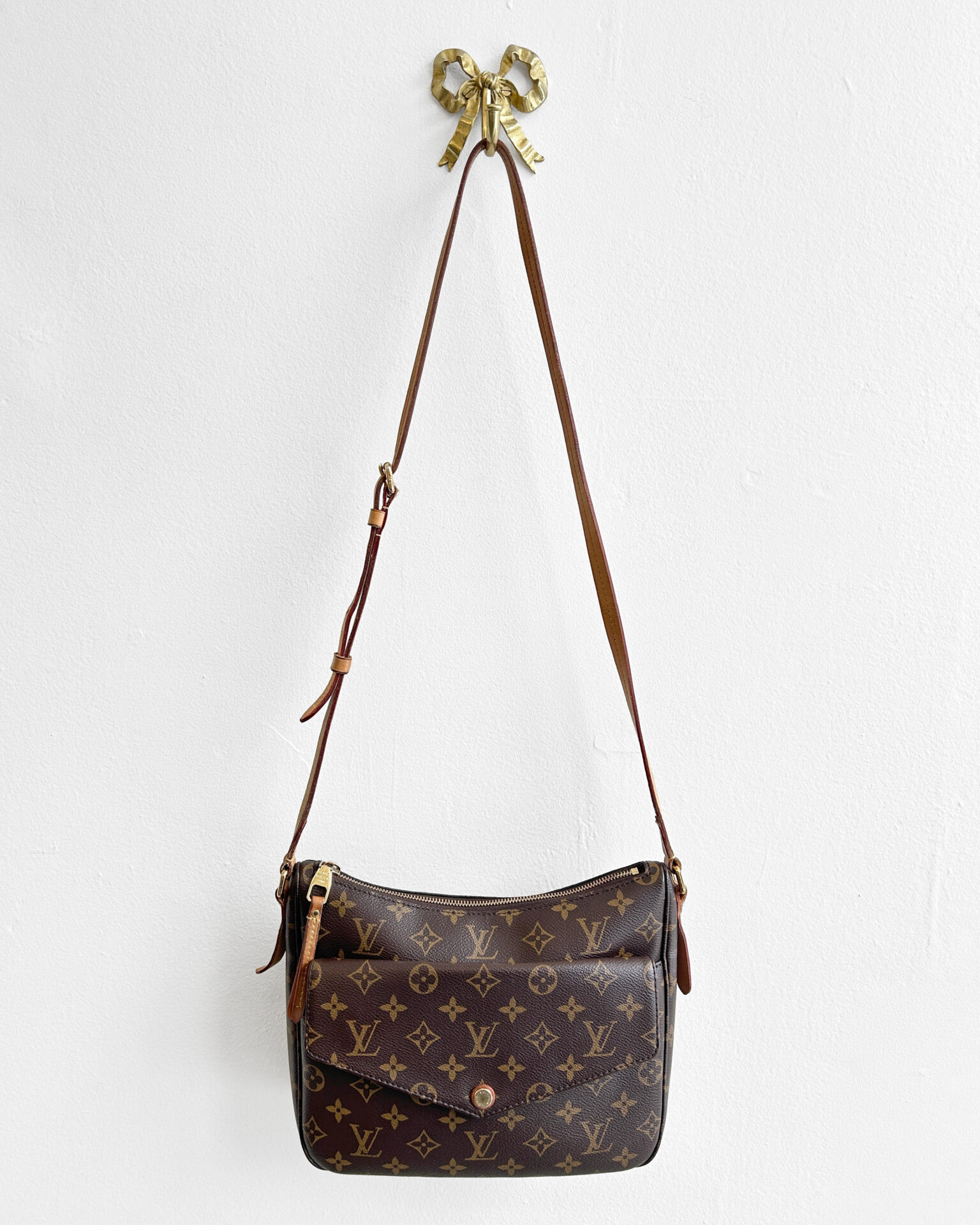 Louis Vuitton 2017 monogram Mabillon canvas crossbody bag