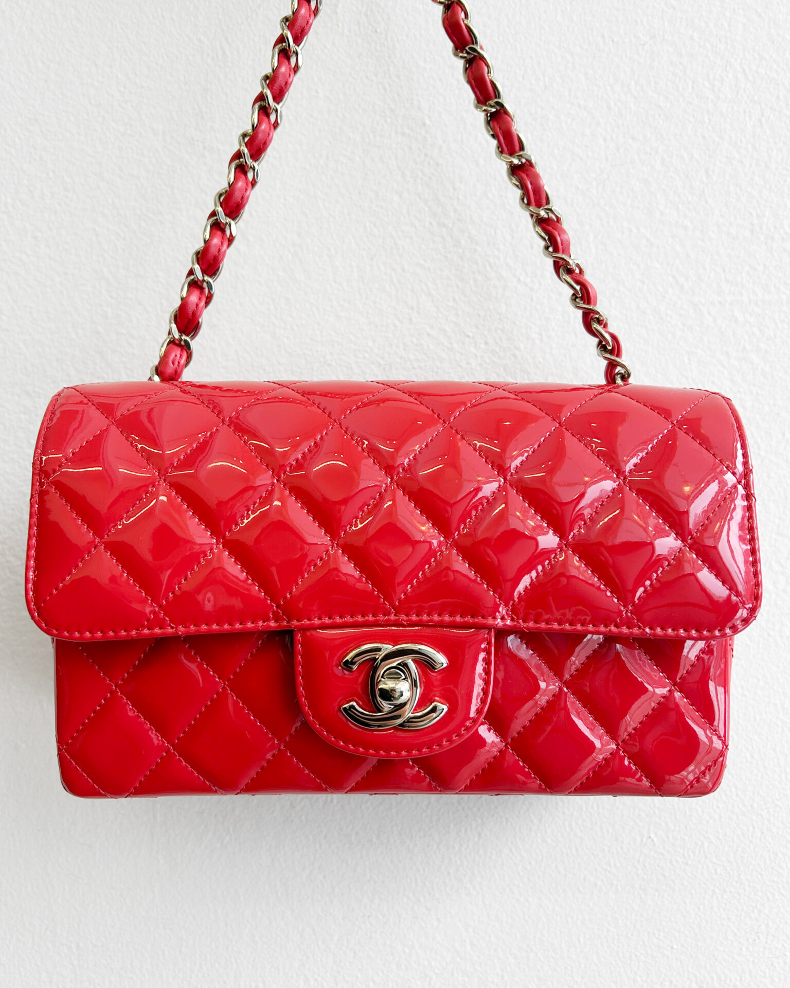 Chanel 2019 Classic Mini Flap bag in red patent leather