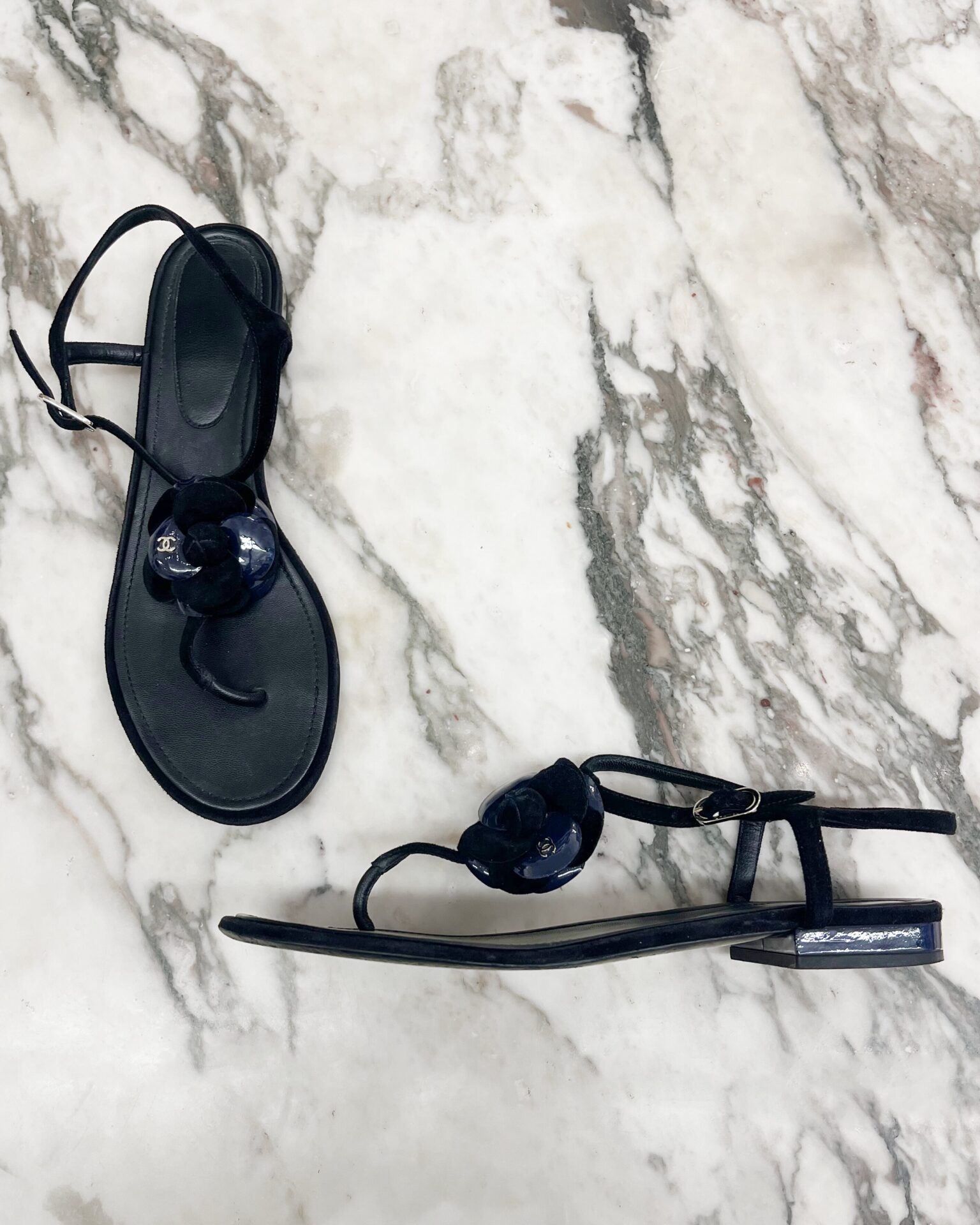 Chanel 2016 black suede/navy patent leather camellia thong sandals