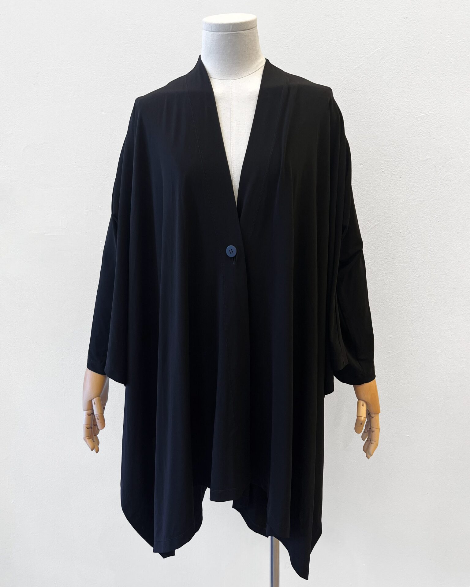 Issey Miyake black long sleeve flowy cardigan