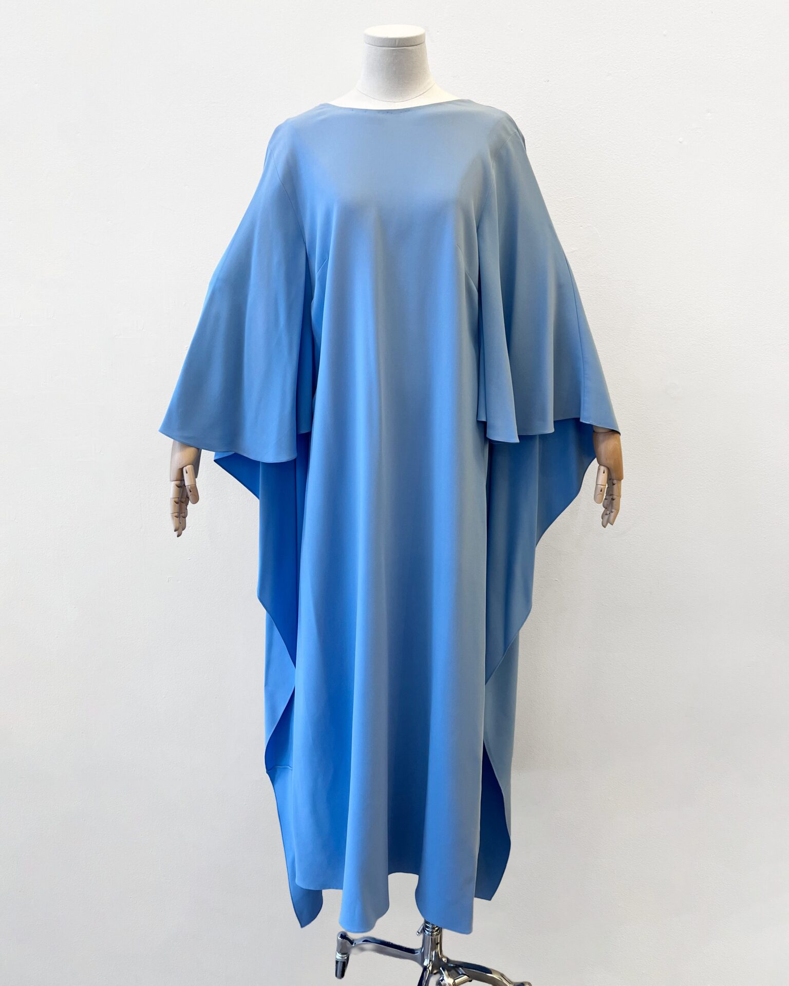 Oscar De La Renta silk caped gown with tie back