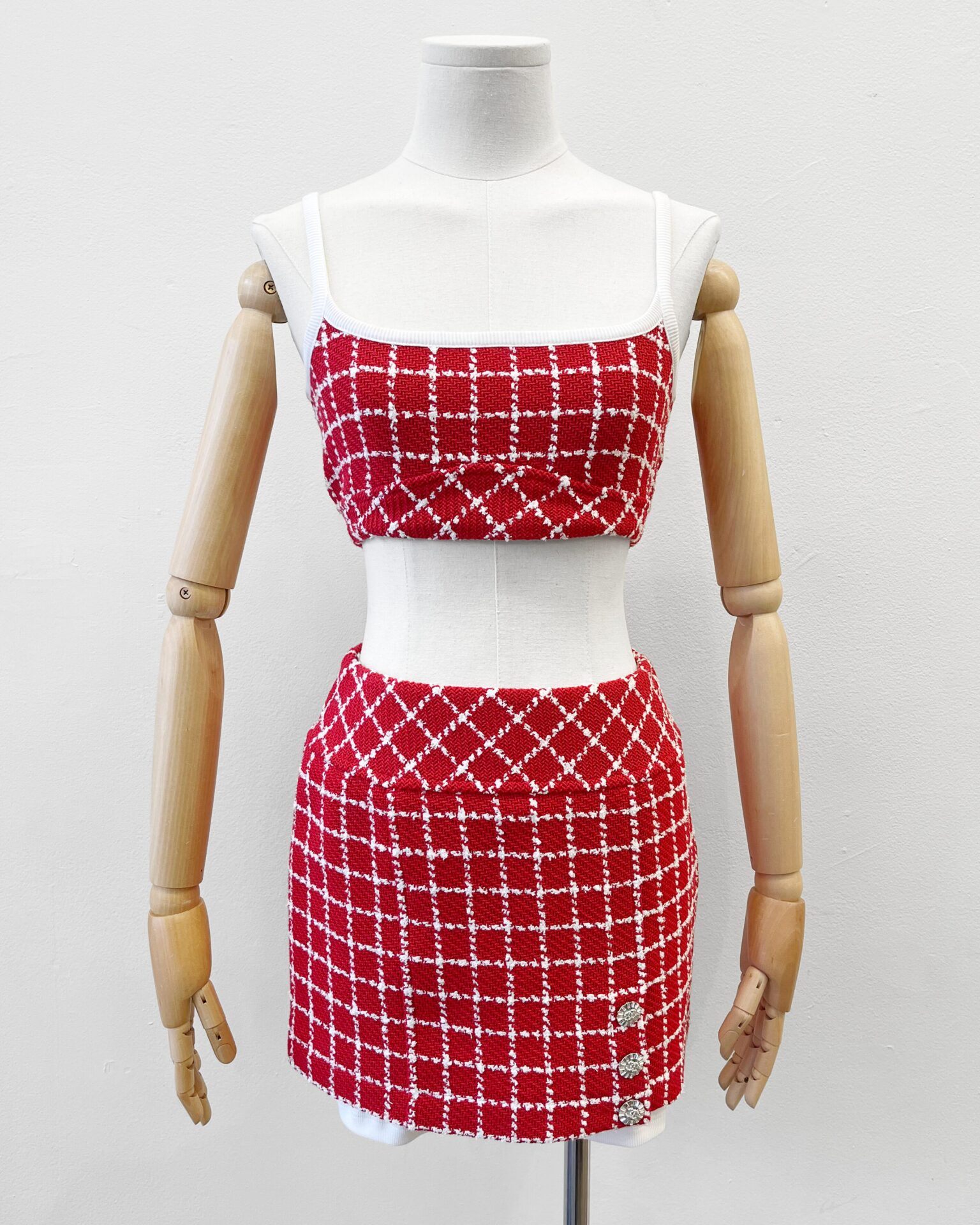 Chanel 2023C cropped bralette red/white tweed top