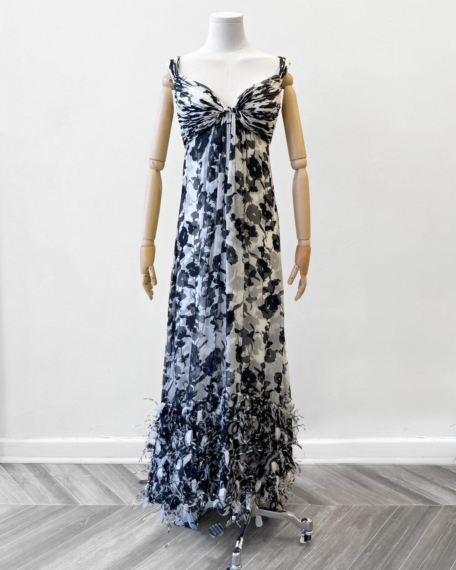 Oscar De La Renta floral silk chiffon gown with feathers