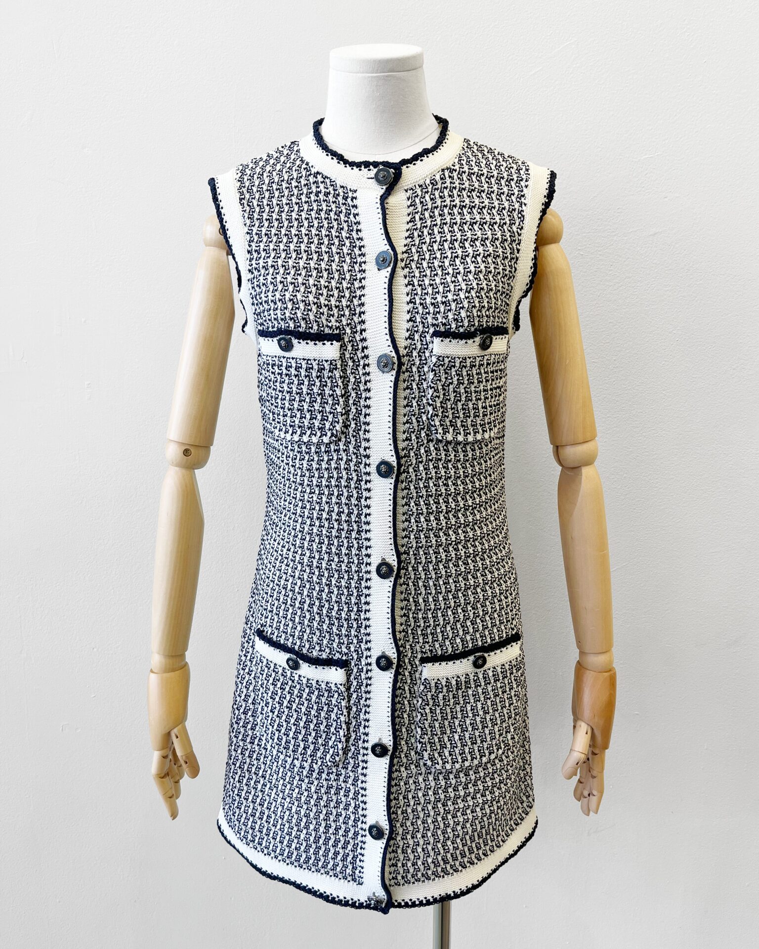Chanel 2022 cream/navy cotton crochet knit dress