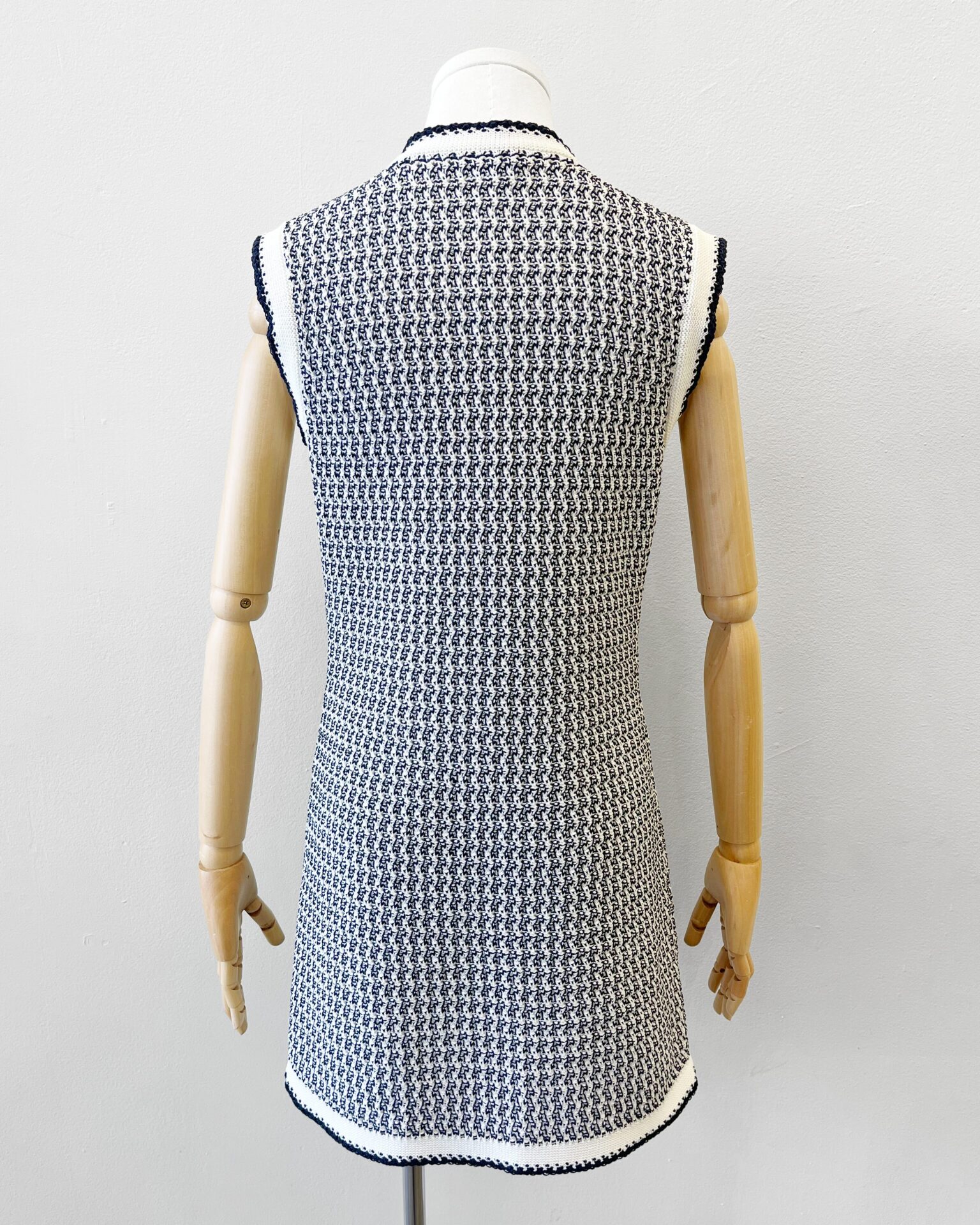 Chanel 2022 cream/navy cotton crochet knit dress