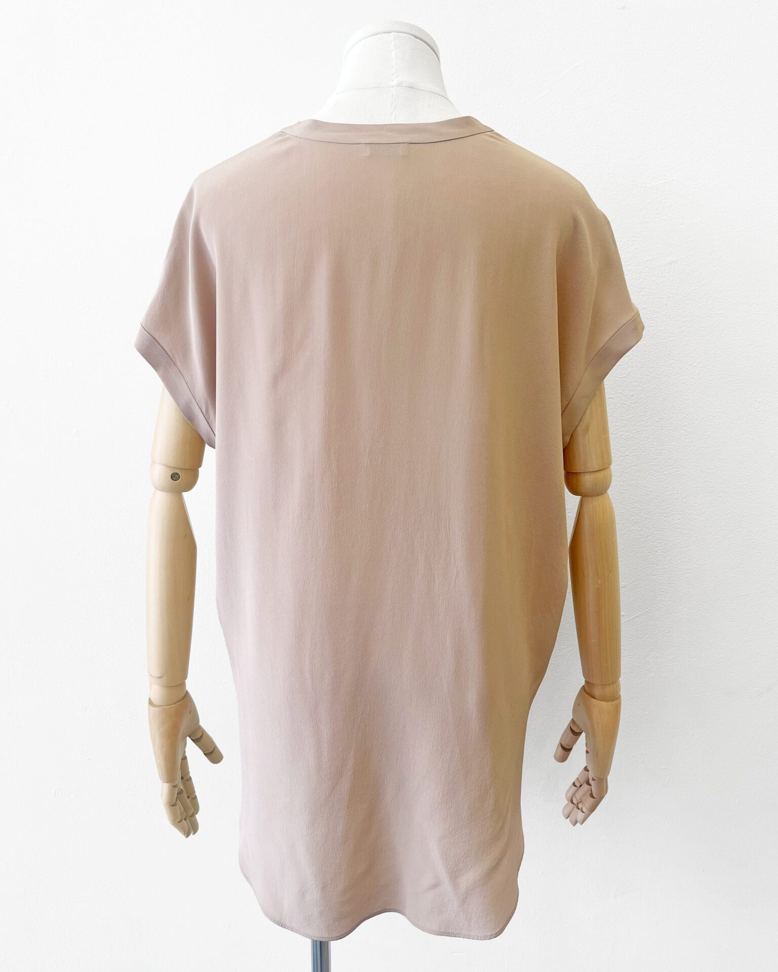 Brunello Cucinelli mocha silk blouse with Monili collar