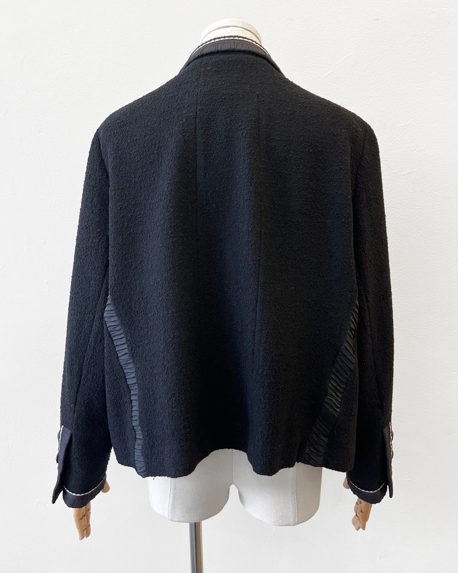 Chanel 1994 black tweed tweed jacket with ribbon trim