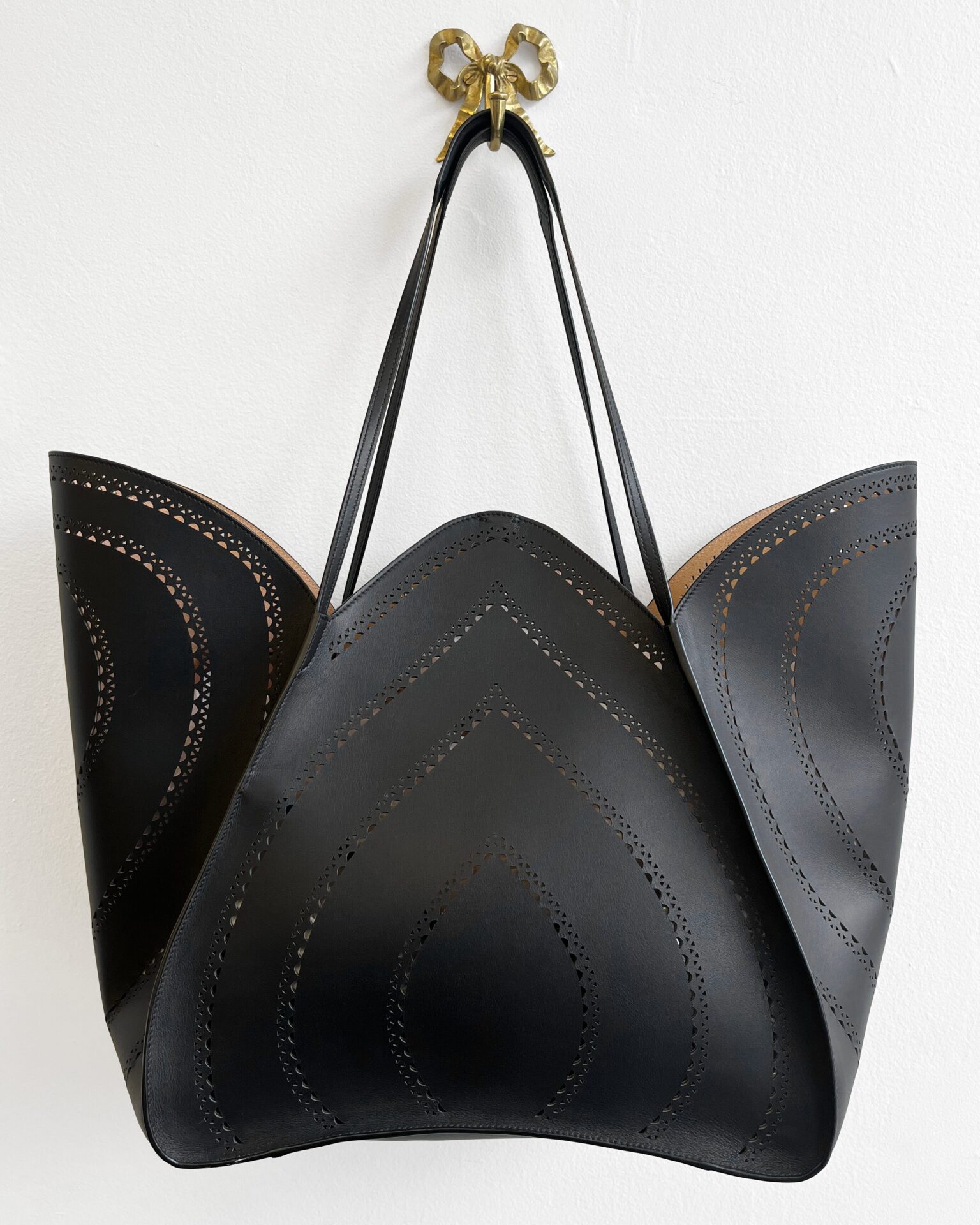 Alaia Lili 32 black lazer cut leather tote bag