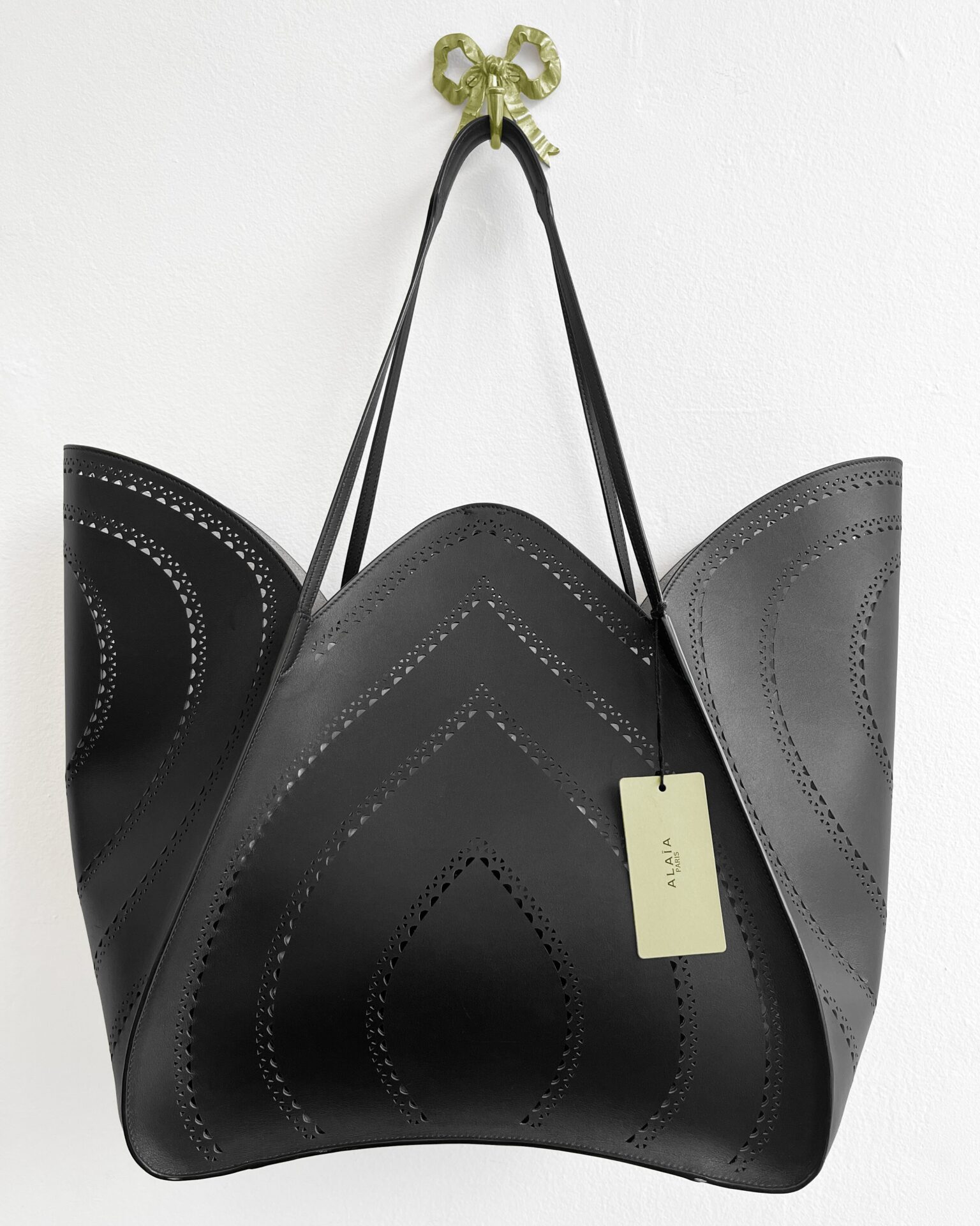 Alaia Lili 32 black lazer cut leather tote bag