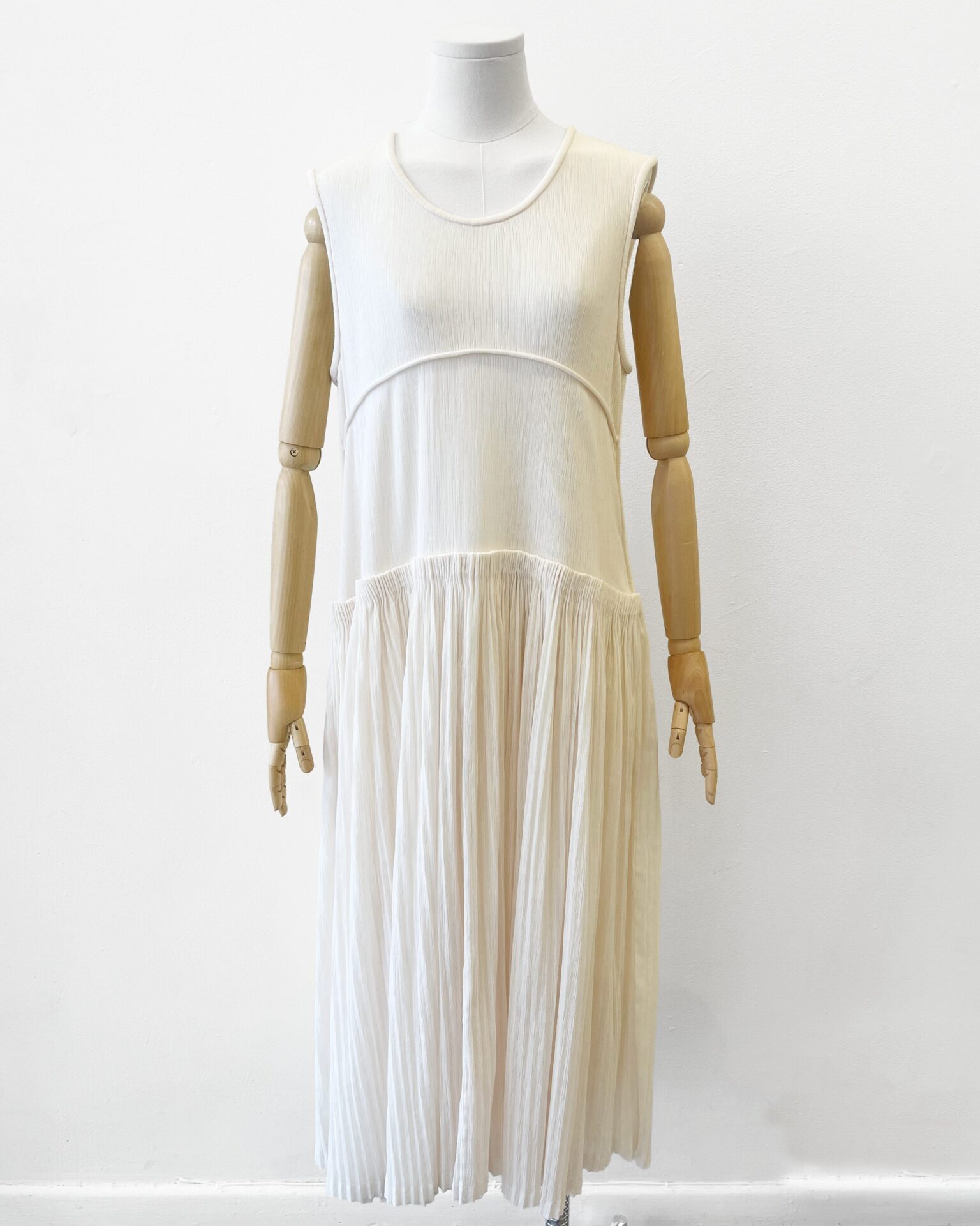 Jil Sander ivory cotton gown with pleated full skirt