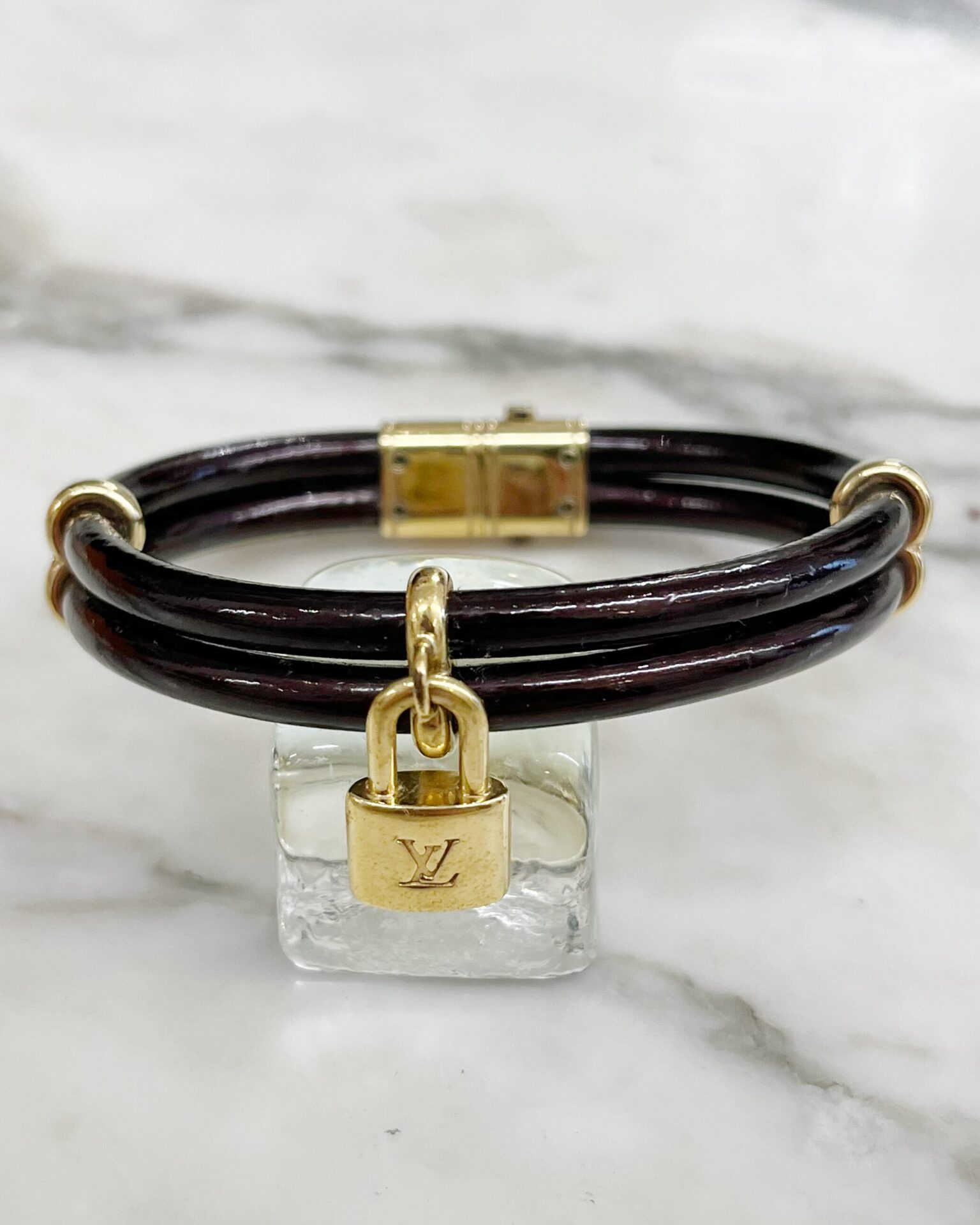 Louis Vuitton Keep It Twice monogram bracelet in plum Vernis