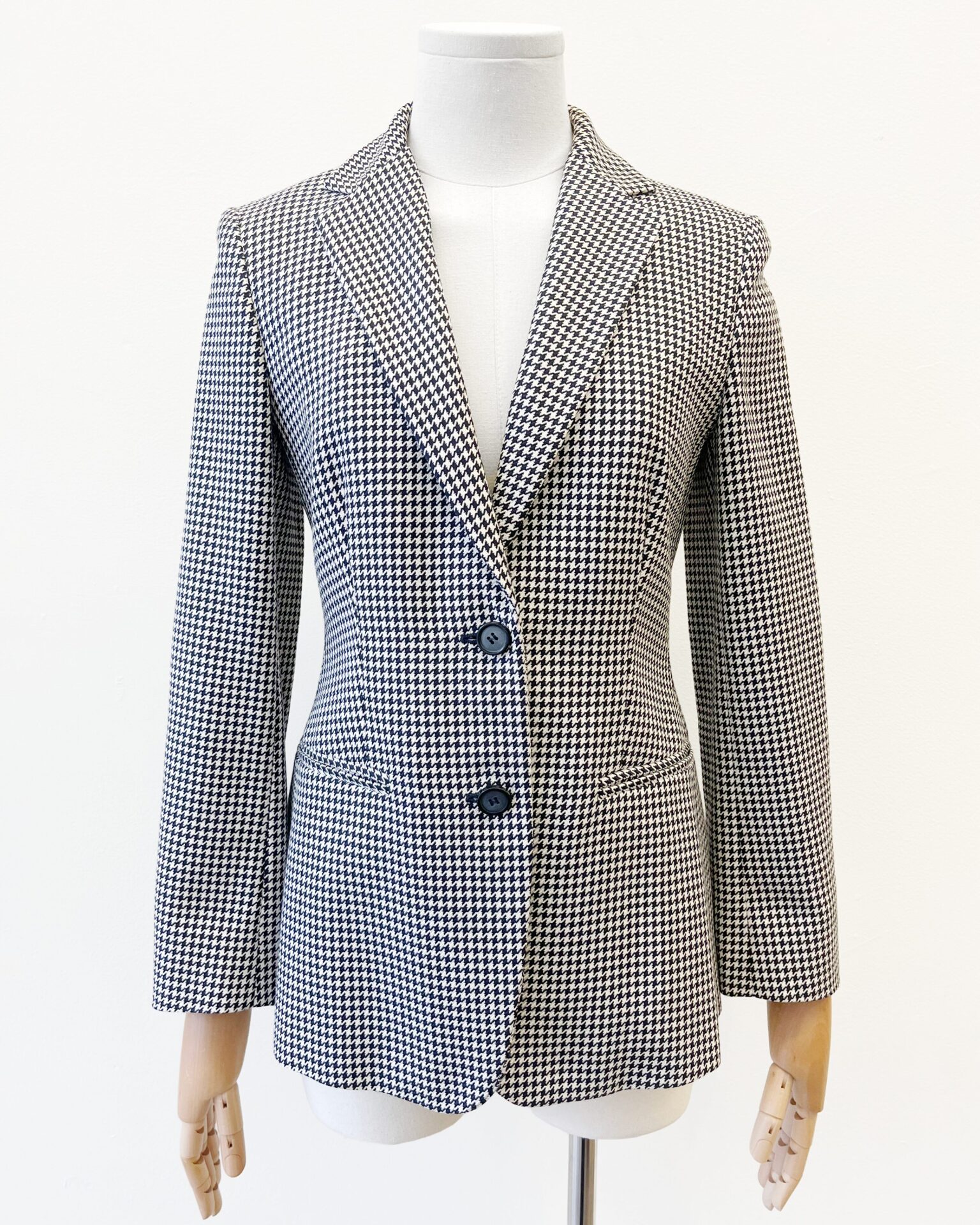 Max Mara navy/white silk houndstooth blazer jacket