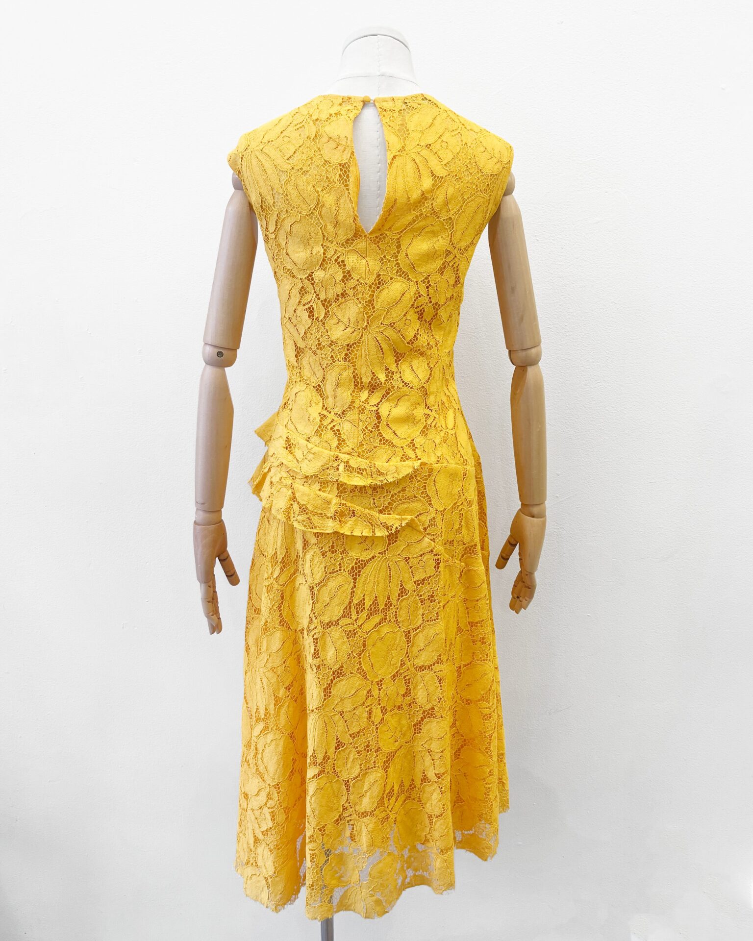 Oscar De La Renta yellow lace dress with slip