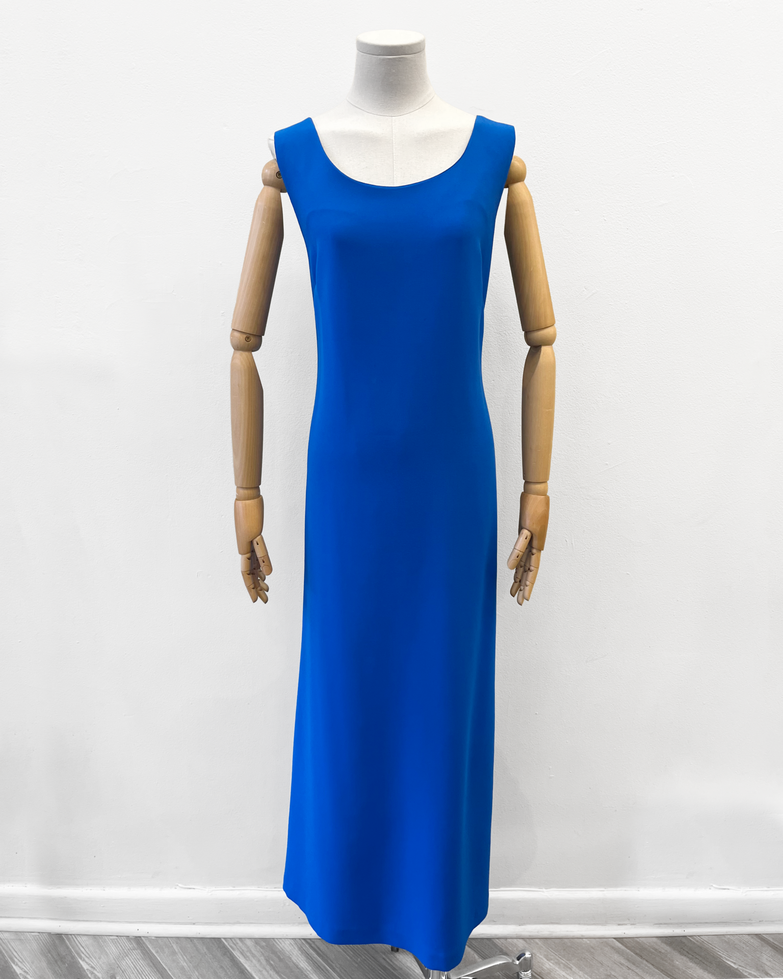 Oscar De La Renta 2 piece silk georgette gown & cape