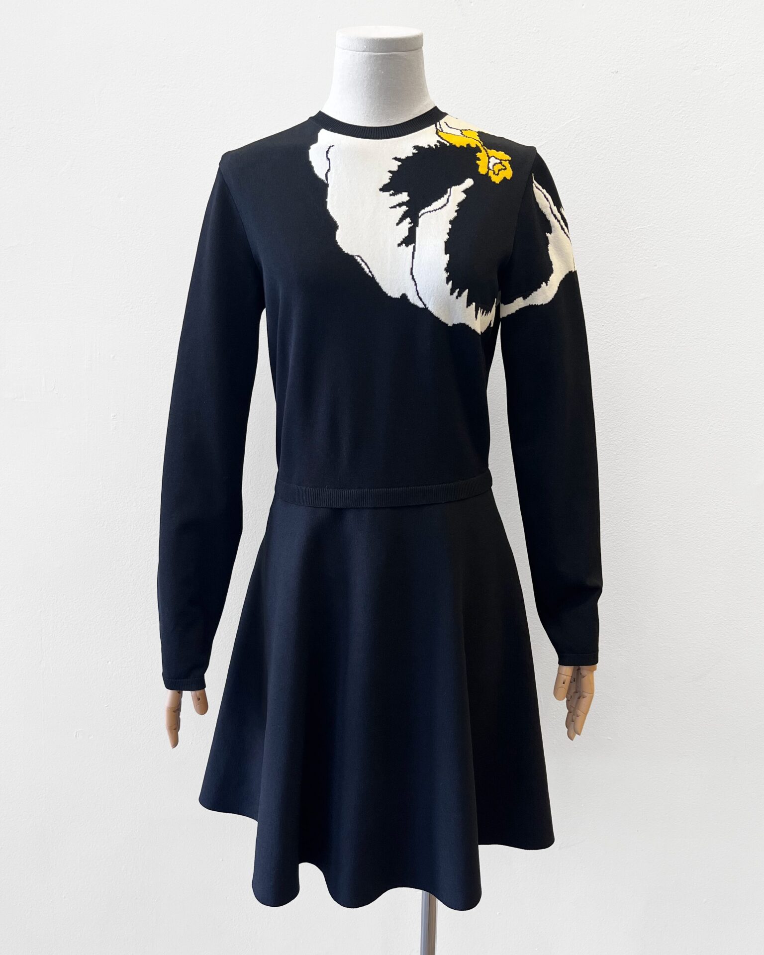 Valentino black long sleeve knit dress with white/yellow flower