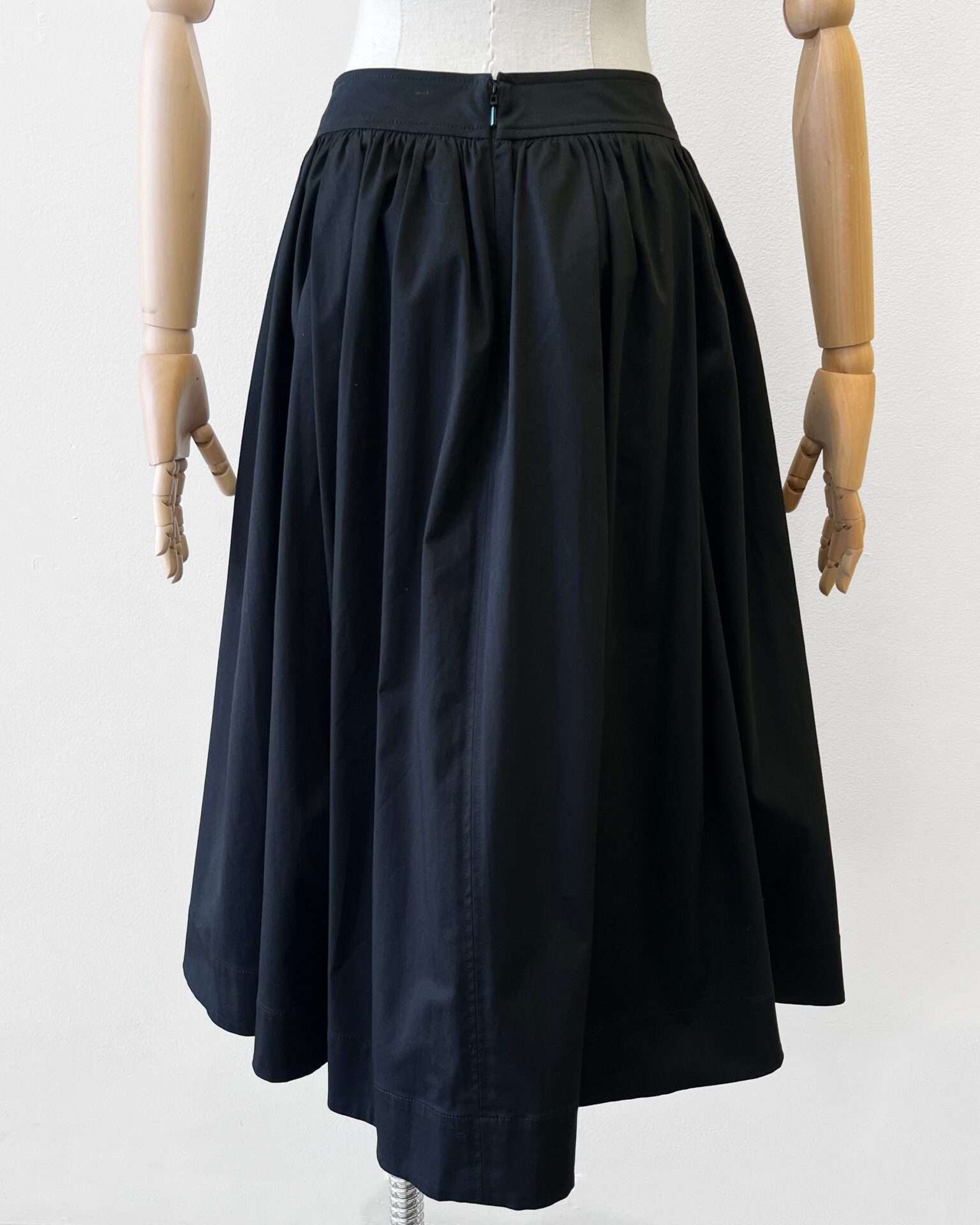 Moschino black cotton full skirt with heart chain belt