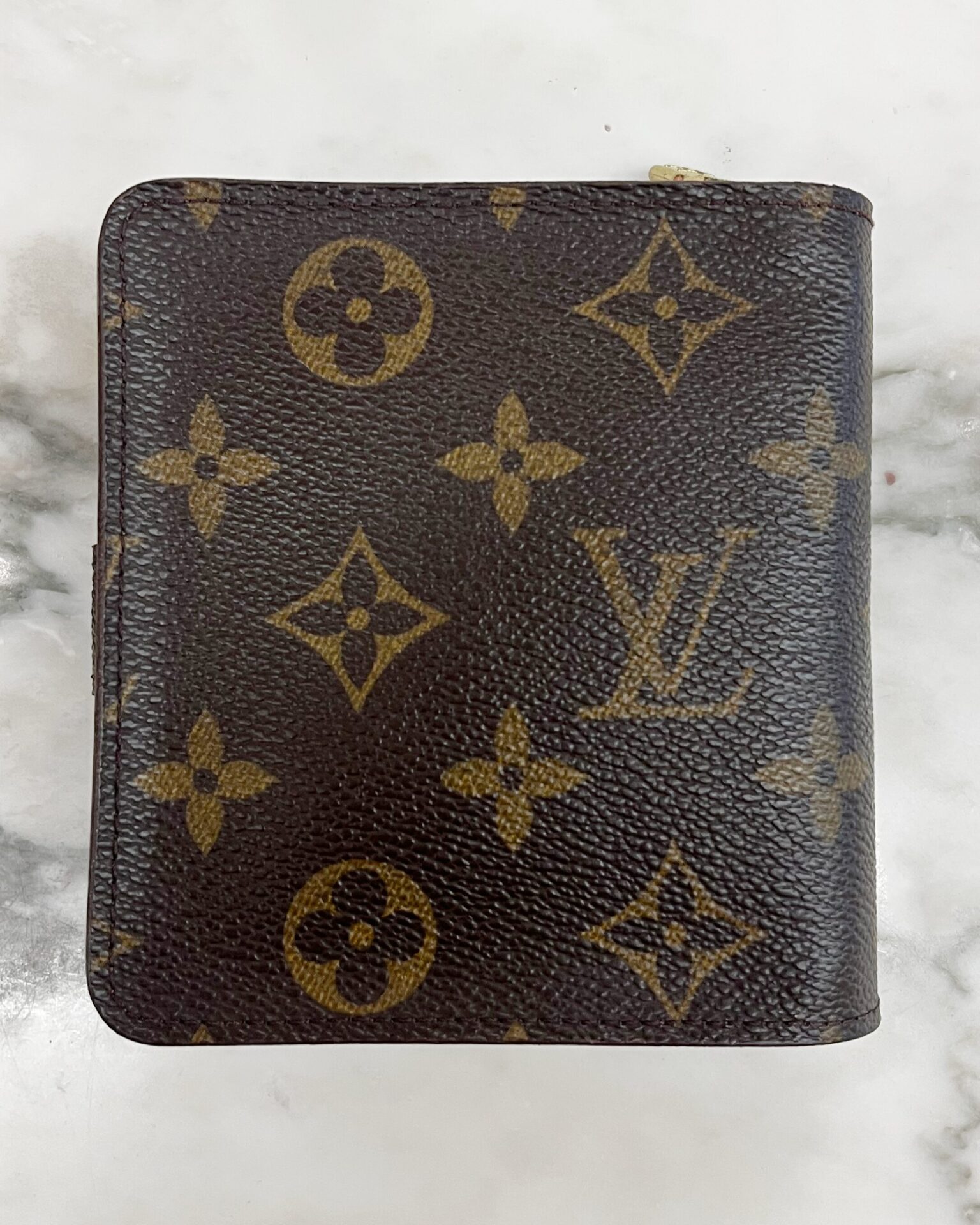 Louis Vuitton 1999 Monogram compact zip wallet