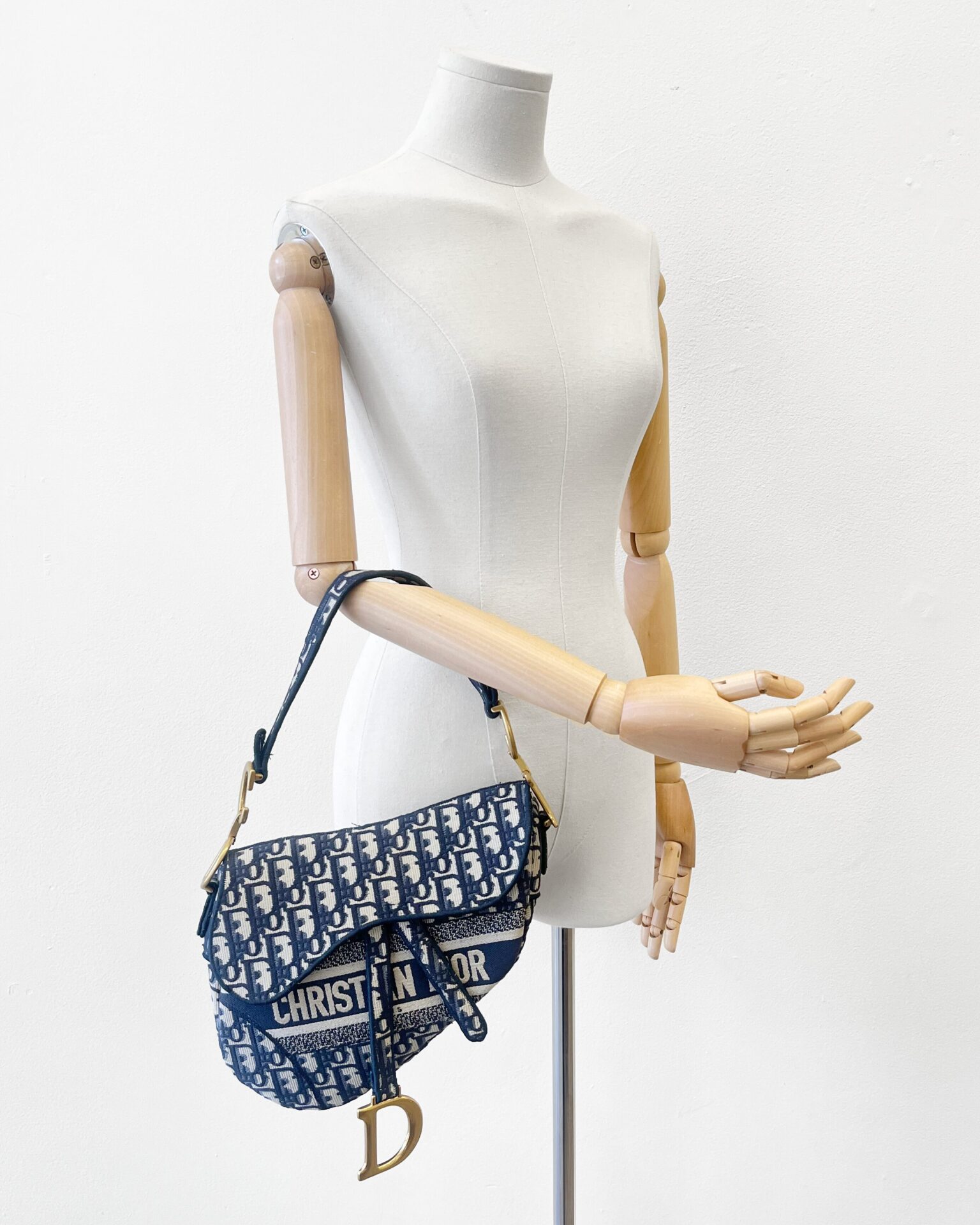 Dior Saddle bag in navy oblique canvas