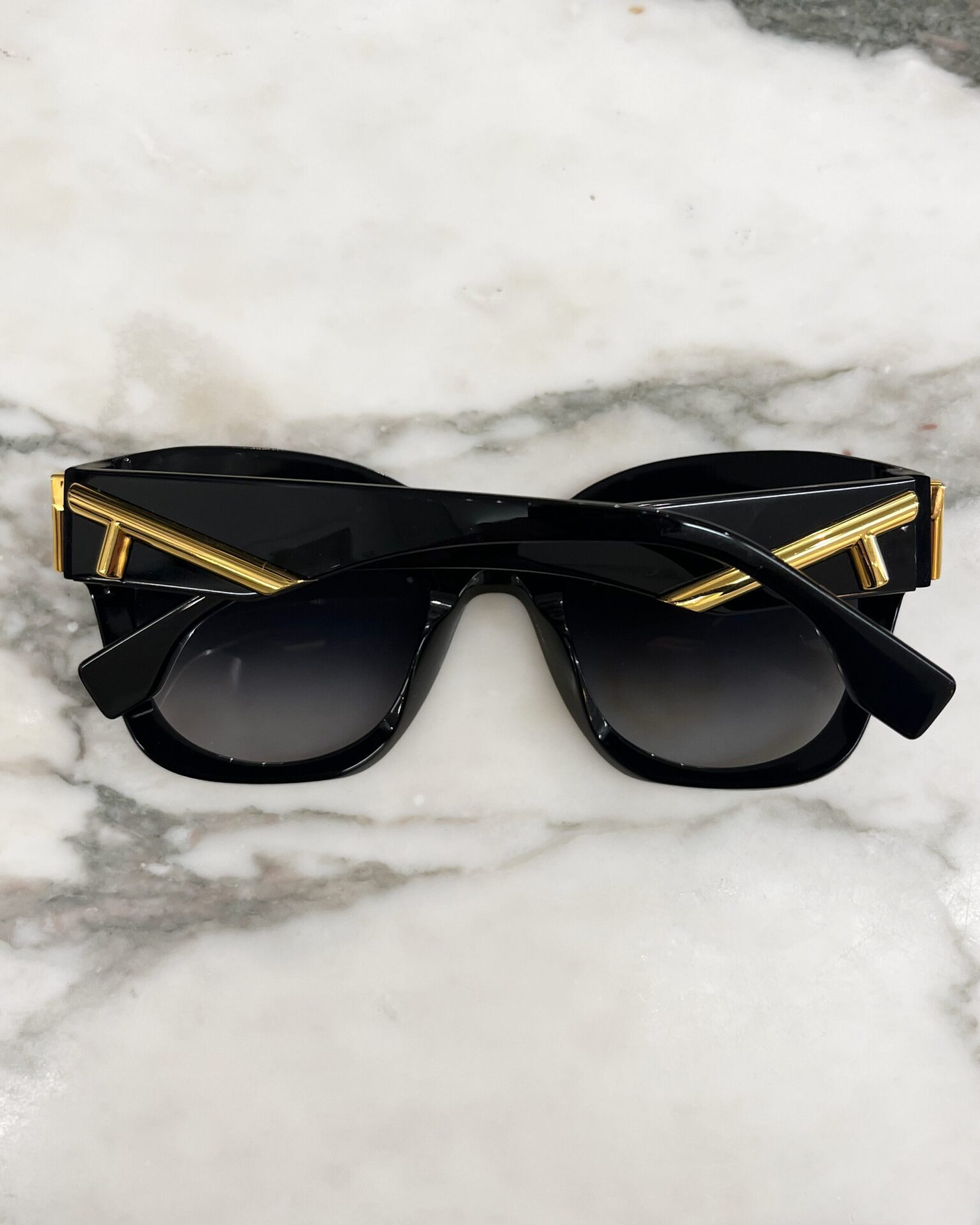 Fendi First FE400981 black sunglasses